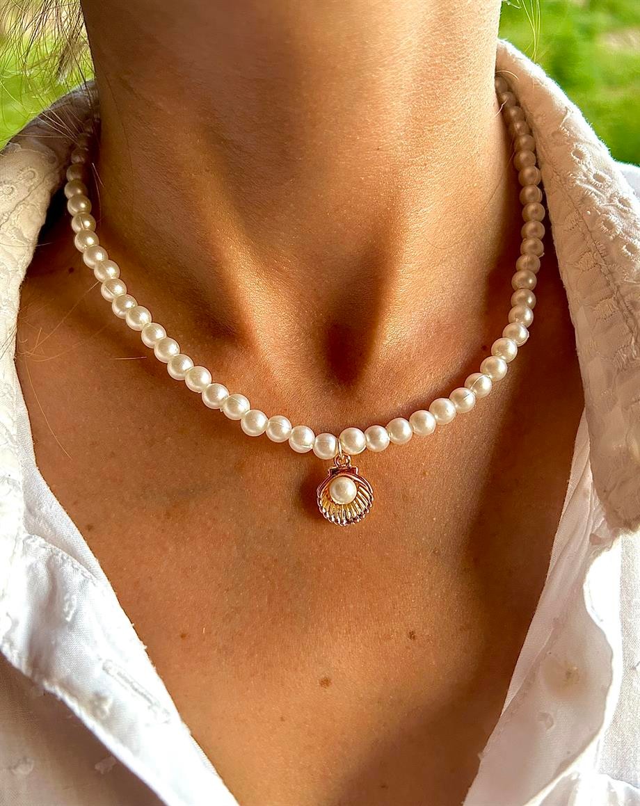 Female Oyster End Pearl Necklace