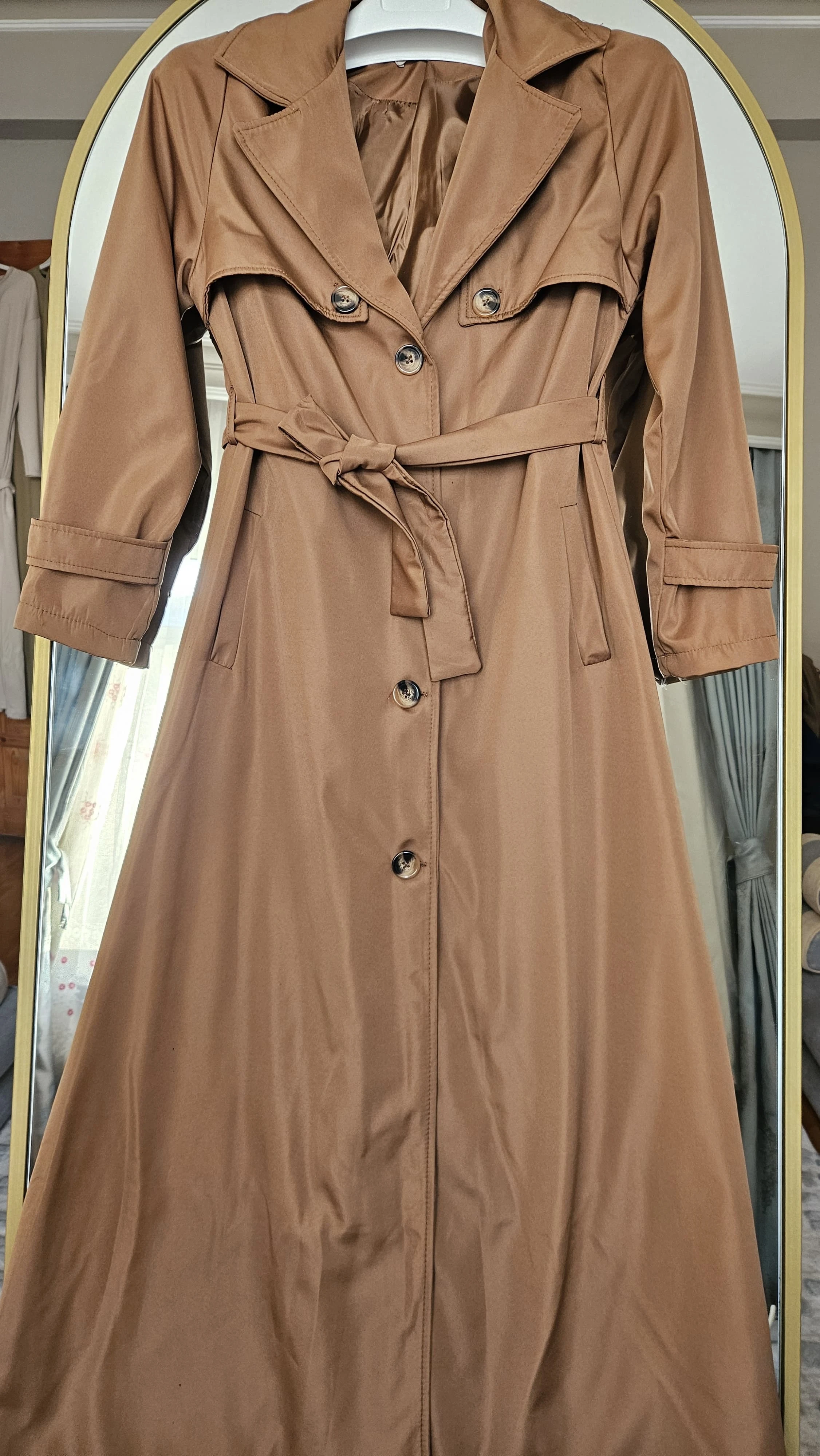 Tam Boy Trenç Kemer Detaylı