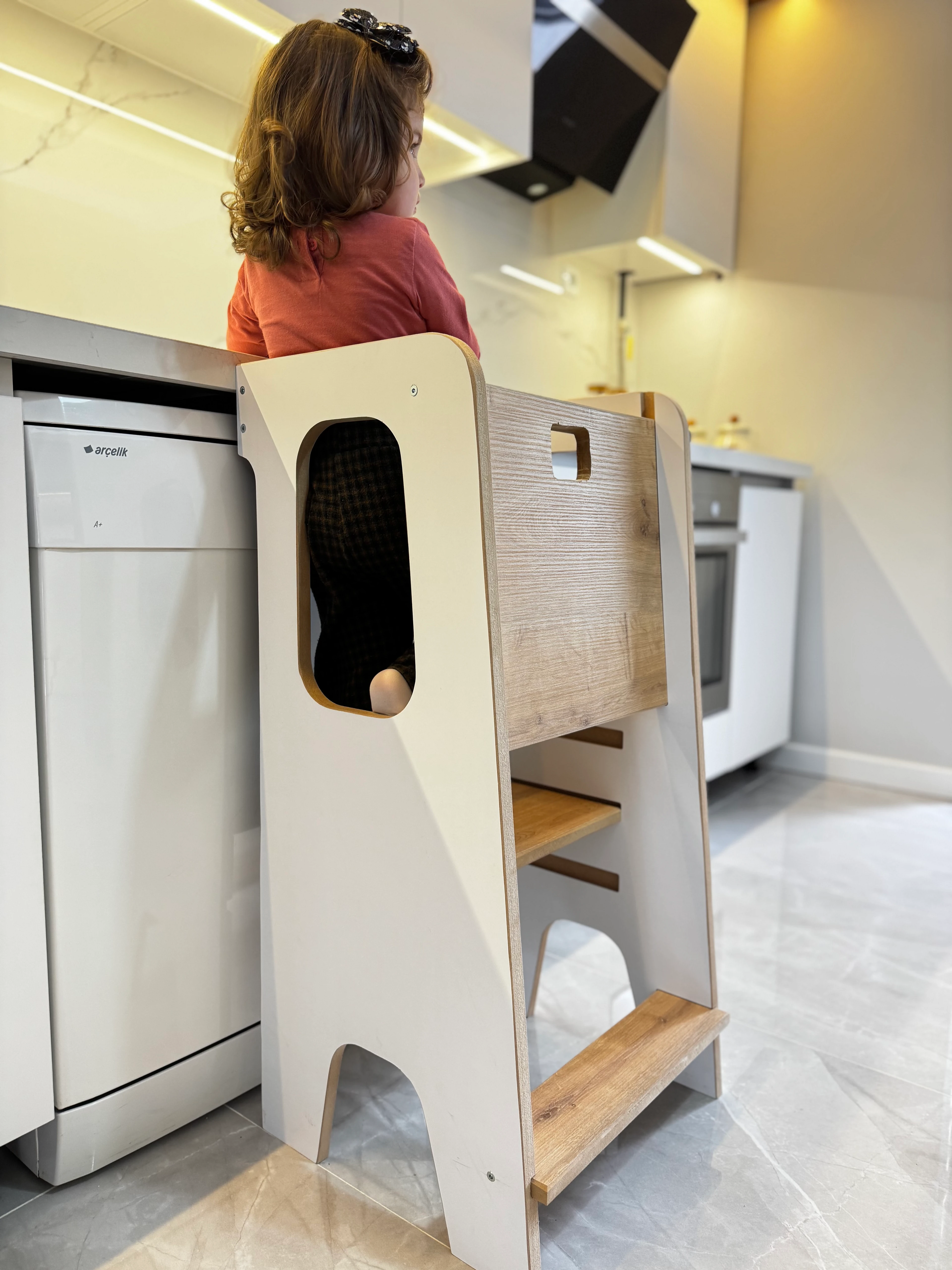 Çıkarılabilir Güvenlik Panelli Öğrenme Kulesi