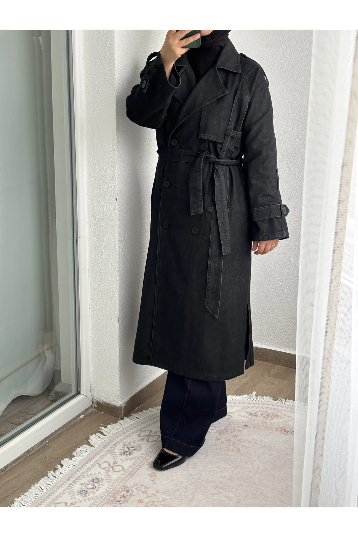 Siyah Trençkot