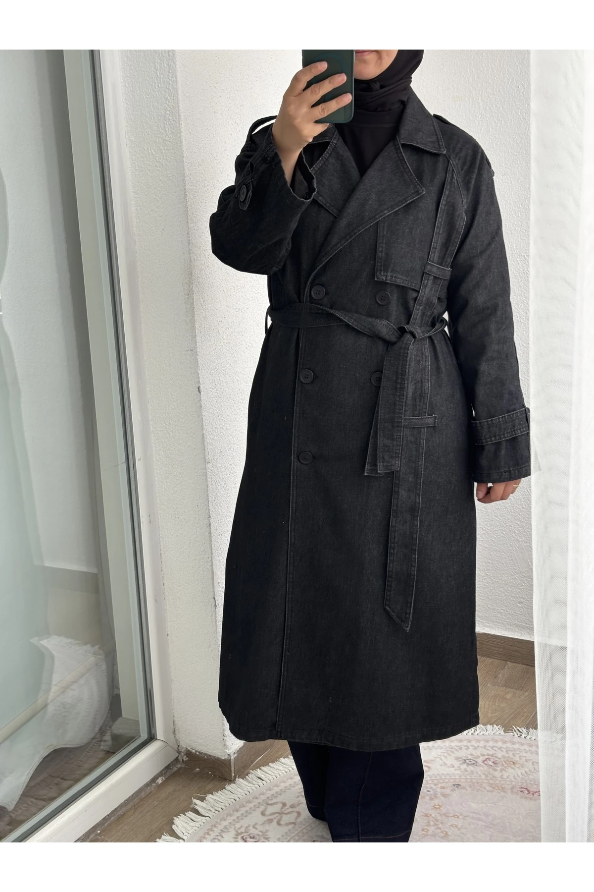 Siyah Trençkot