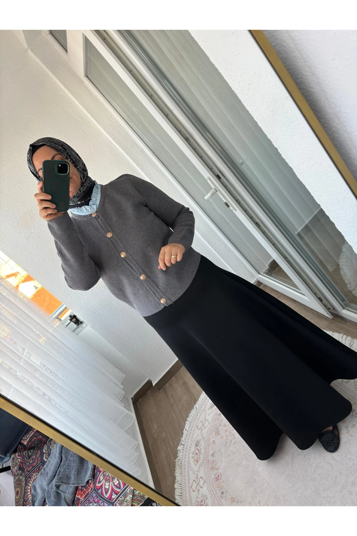 Emsabutik boyun kısmı fırfır detaylı Hırka