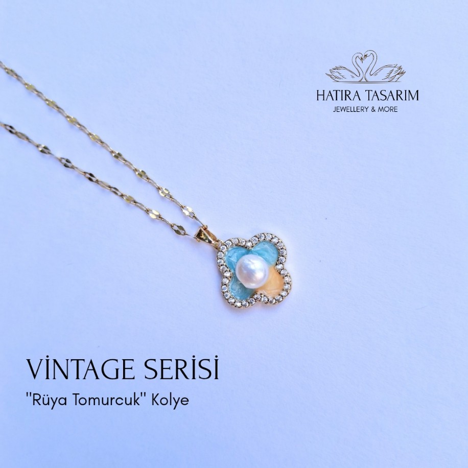 Vintage “Rüya Tomurcuk” Kolye – İnci Detaylı Zarif Tasarım