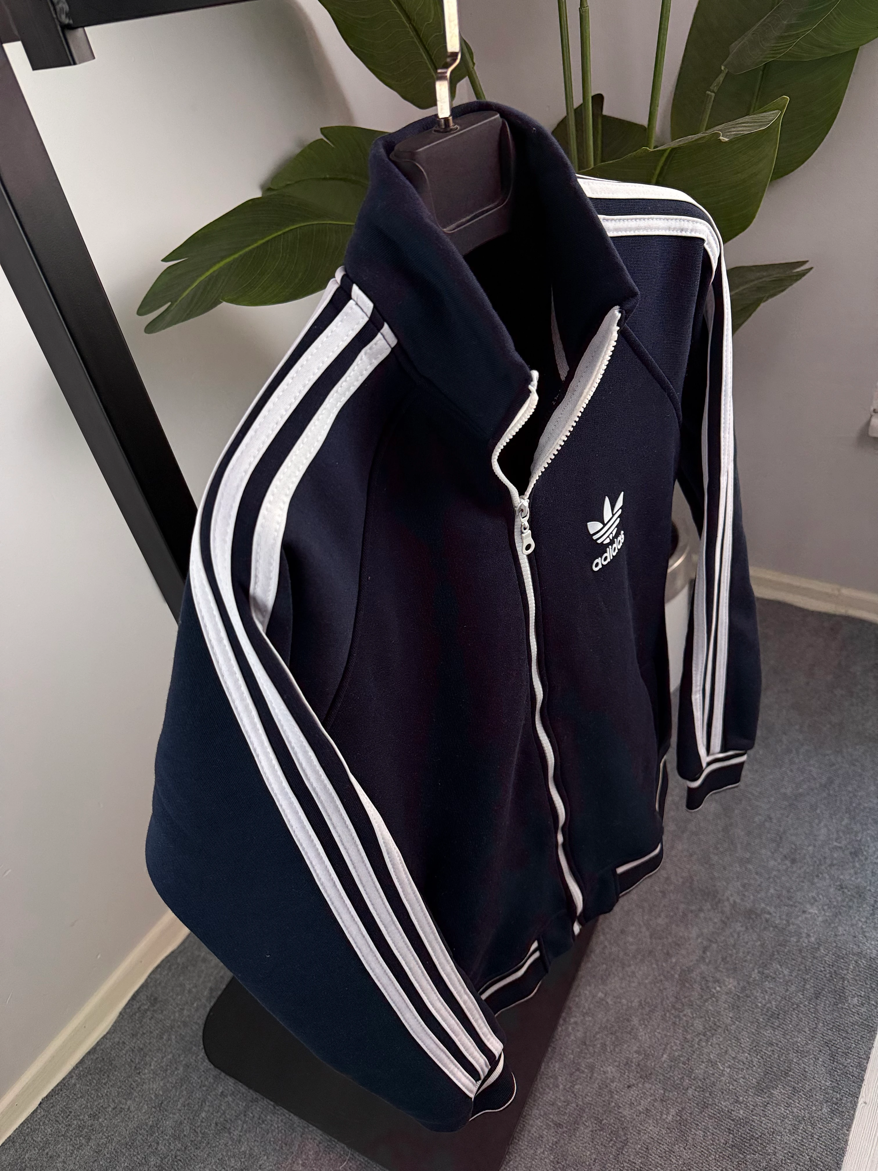 Üç Şeritli Lacivert Renk Üçiplik Şardonlu Tam Fermuarlı Erkek Hırka