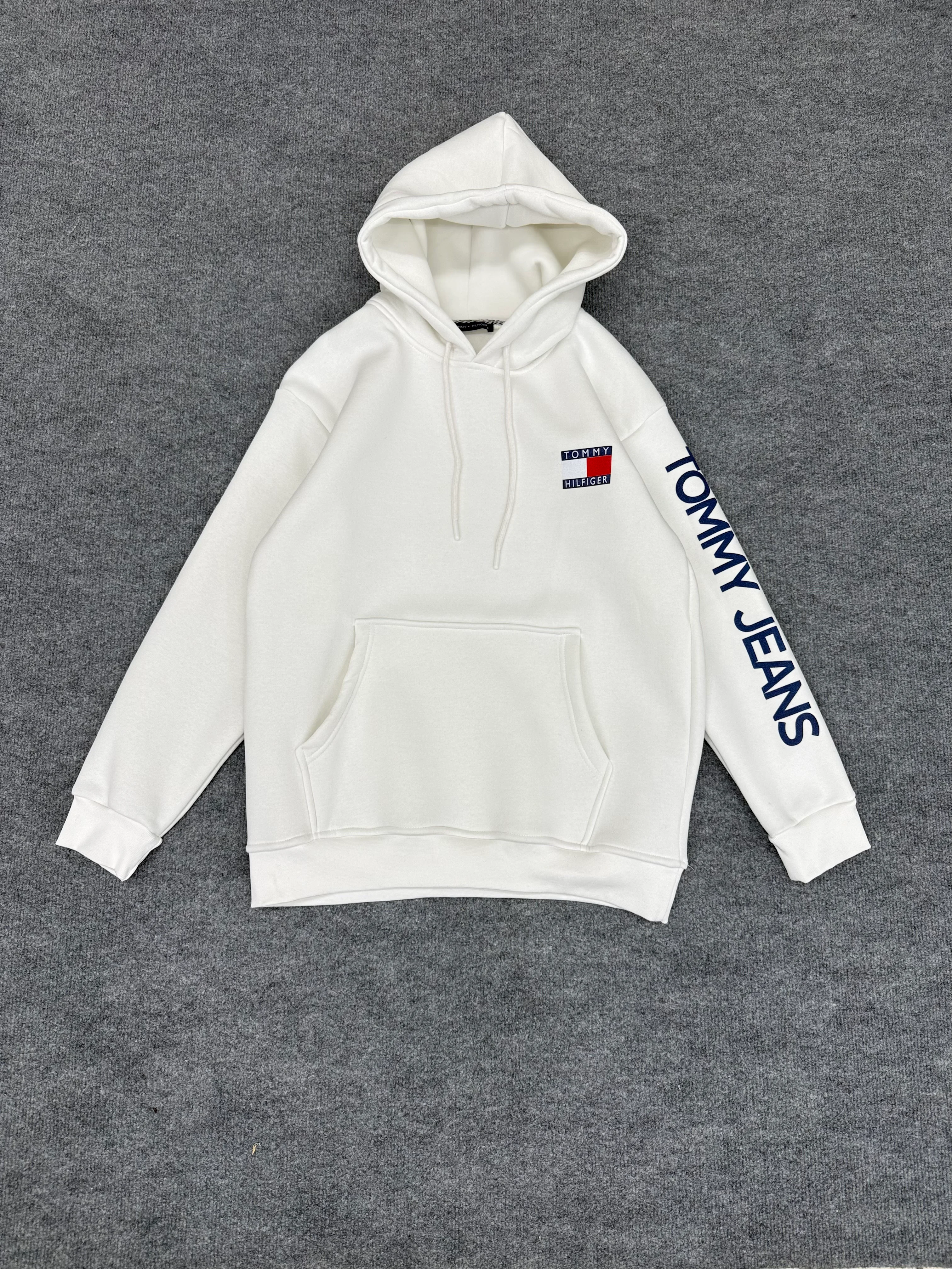 TM Kol Baskı Detay Kapşonlu Sweatshirt