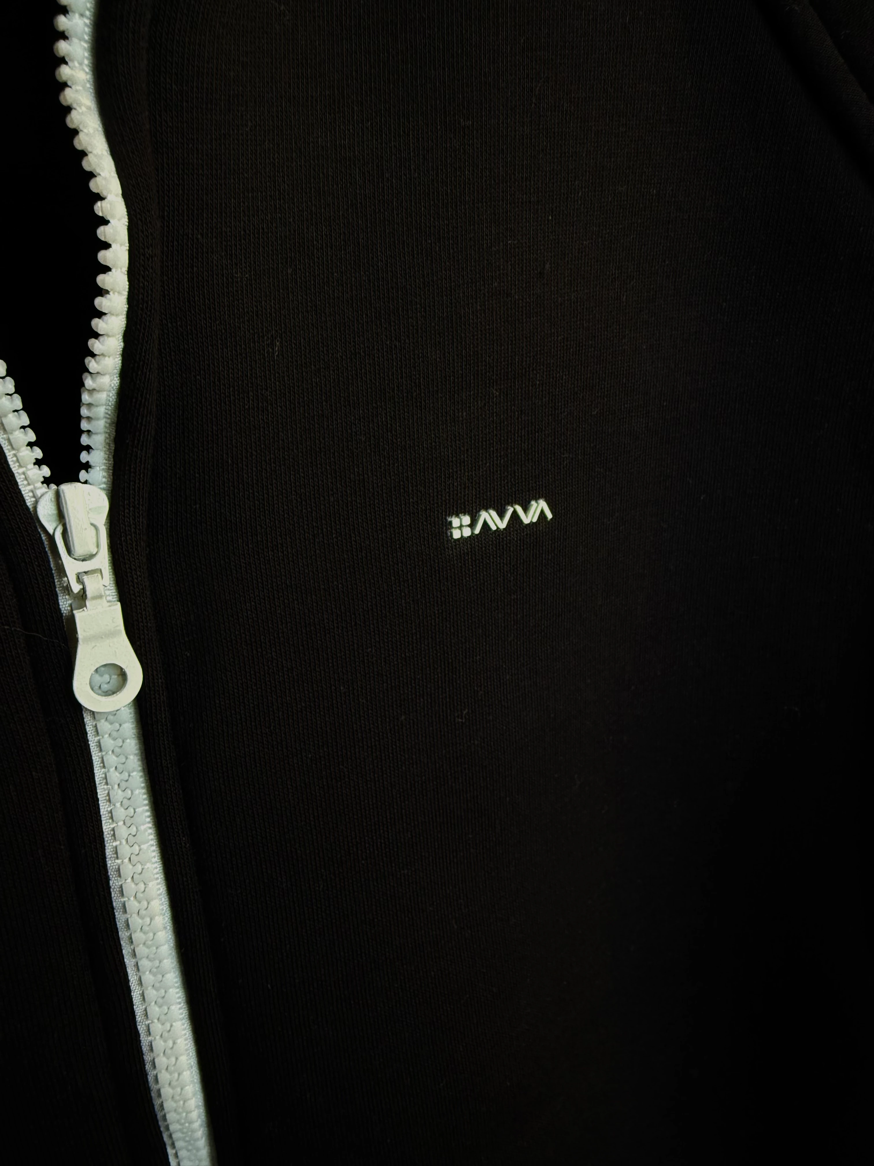 Siyah Renk Üçiplik Şardonlu Tam Fermuarlı Erkek Hırka