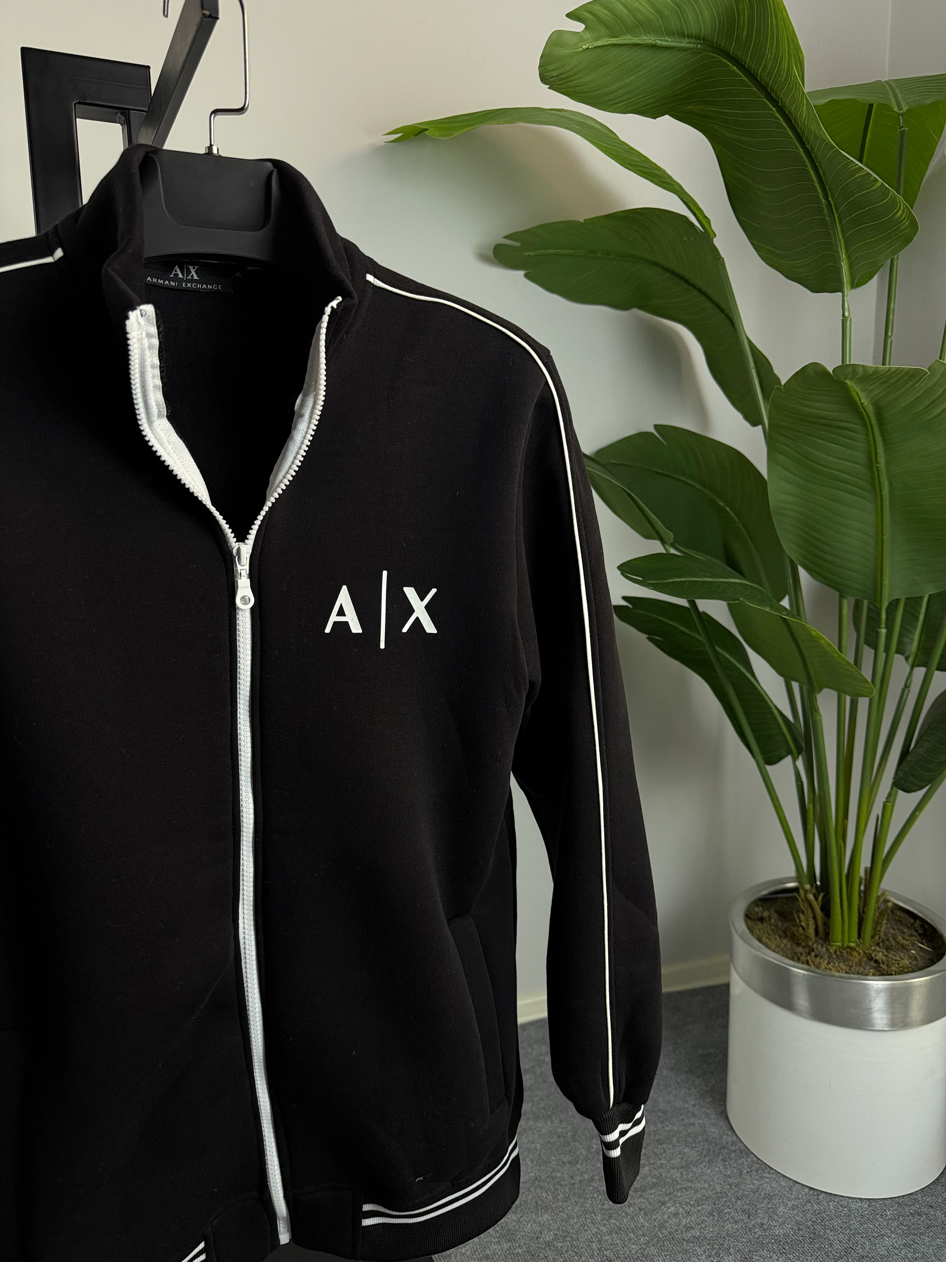 Siyah Renk Üçiplik Şardonlu Tam Fermuarlı Erkek Hırka