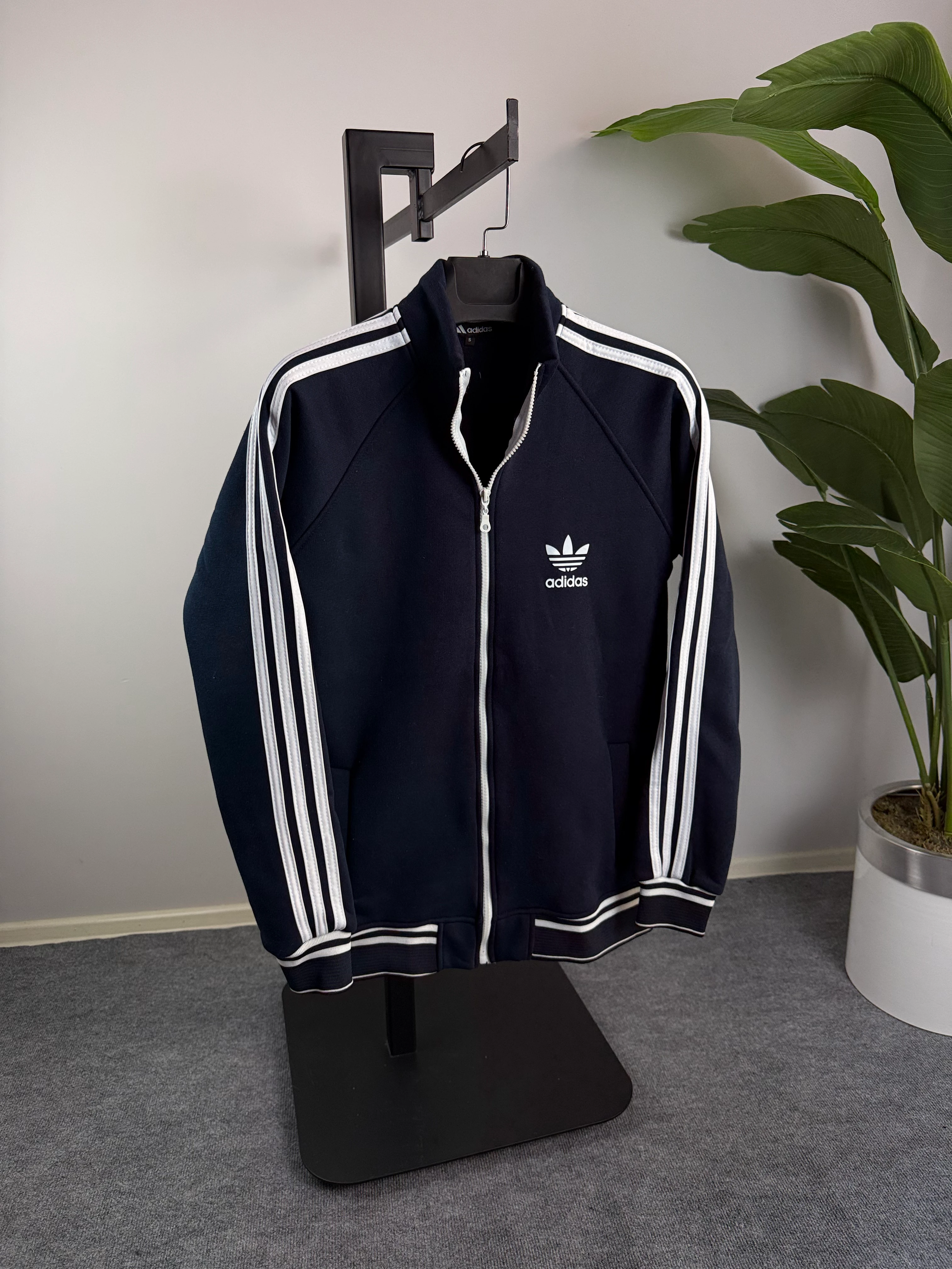 Üç Şeritli Lacivert Renk Üçiplik Şardonlu Tam Fermuarlı Erkek Hırka