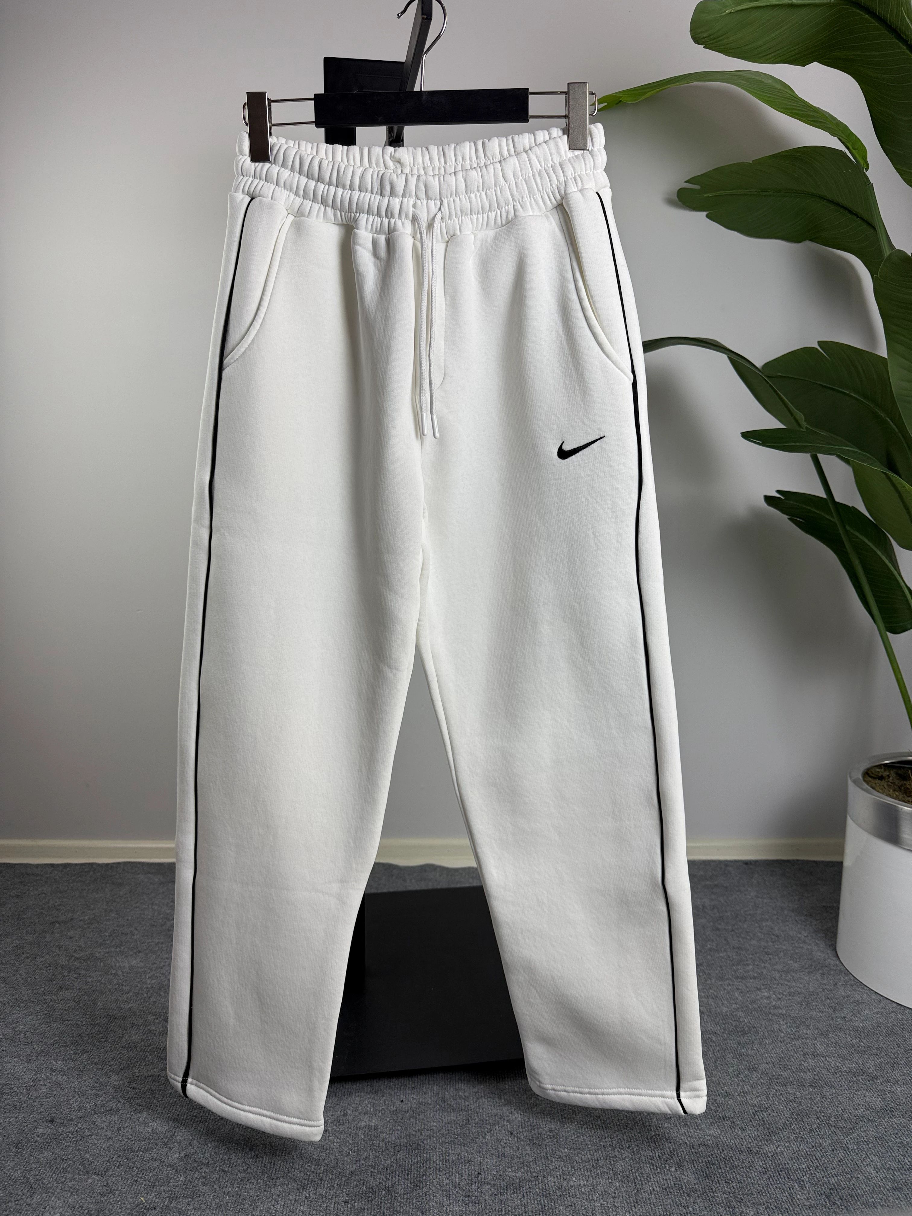 Baggy Eşofman Nakış İşleme Üçiplik Şardonlu Beyaz