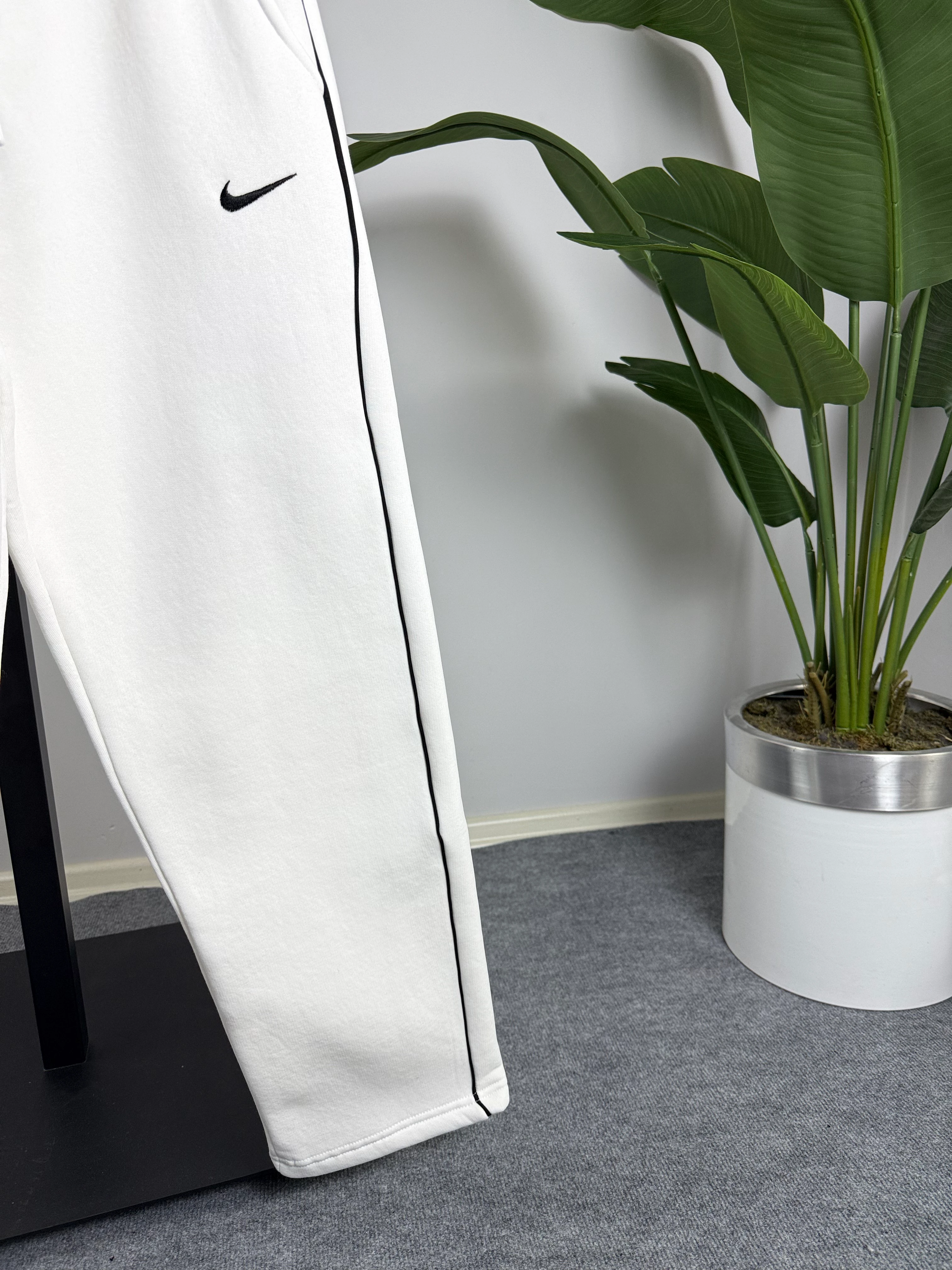 Baggy Eşofman Nakış İşleme Üçiplik Şardonlu Beyaz