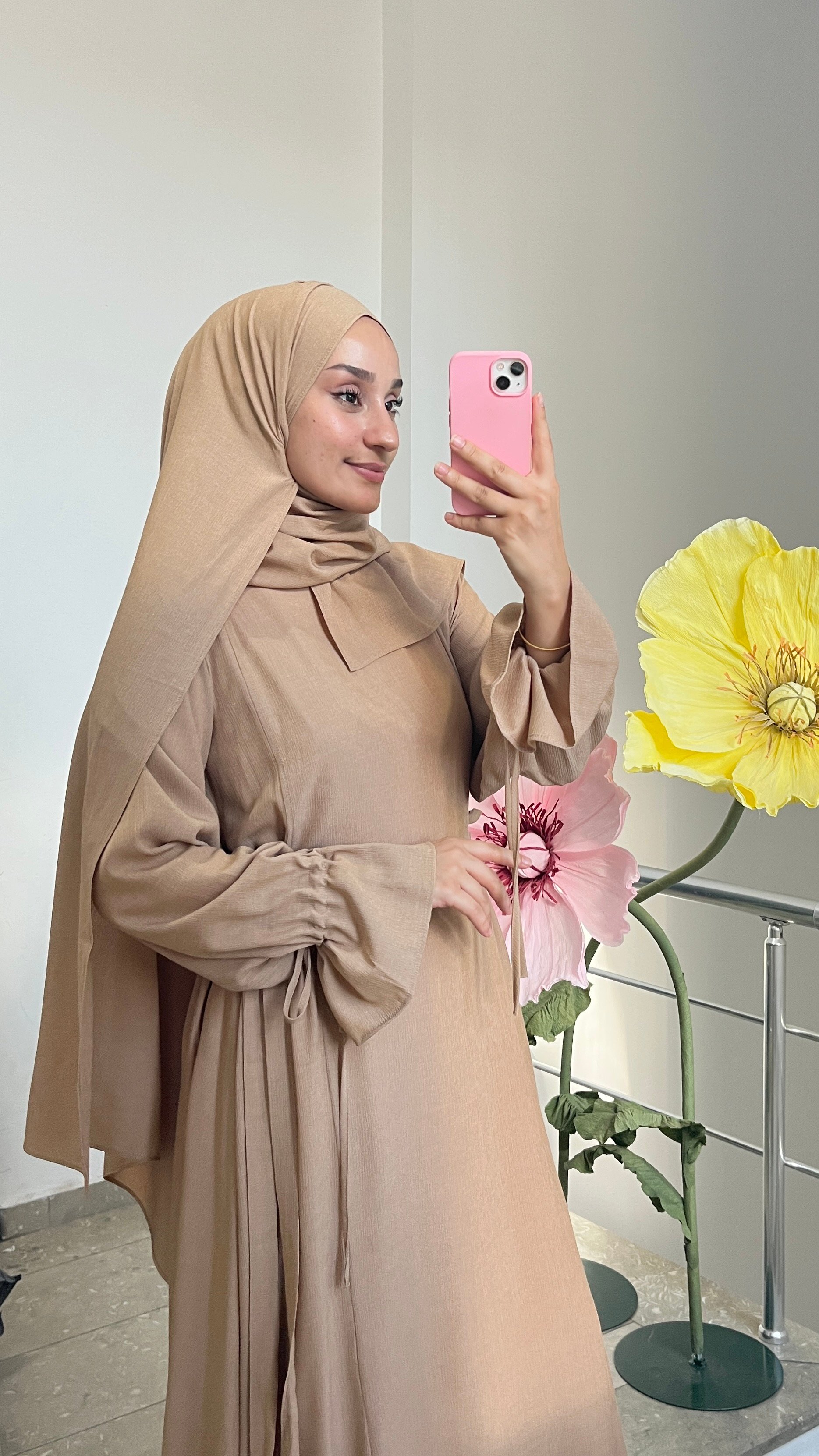 DEVA ABAYA BEJ