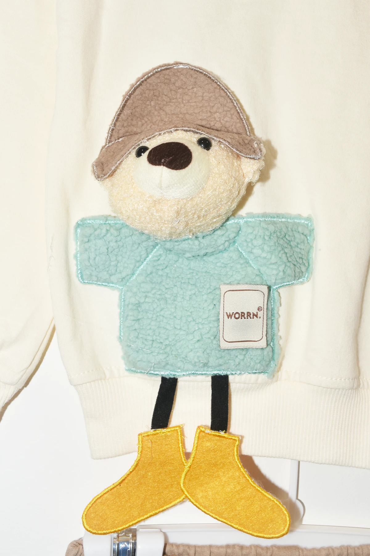 Erkek Çocuk %100 Pamuk Planet Nakışlı Ayıcık Aksesuarlı Eşofman Takım - 2149 - Bej