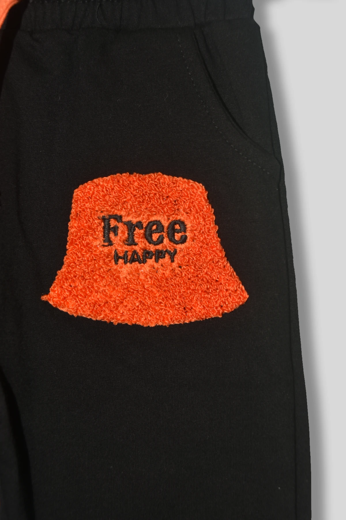 Erkek Çocuk %100 Pamuk Free Happy Süzene Nakışlı Paça Lastikli Trend Takım - 2146 - Sıyah