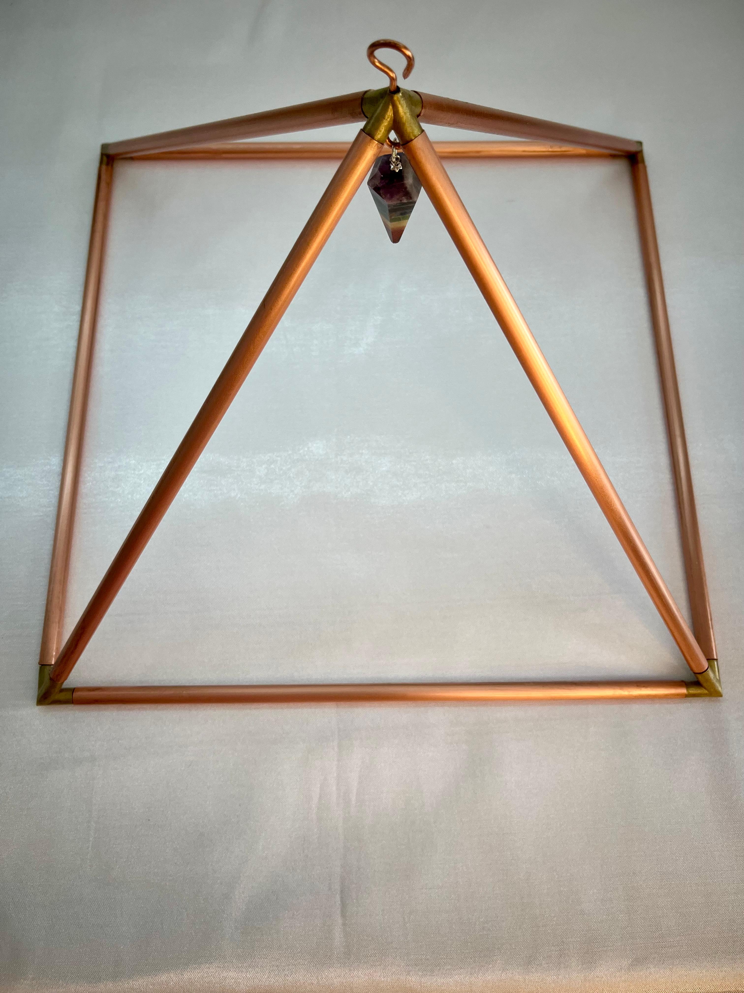 BAKIR PİRAMİT 30x30  (ALTIN ORAN)