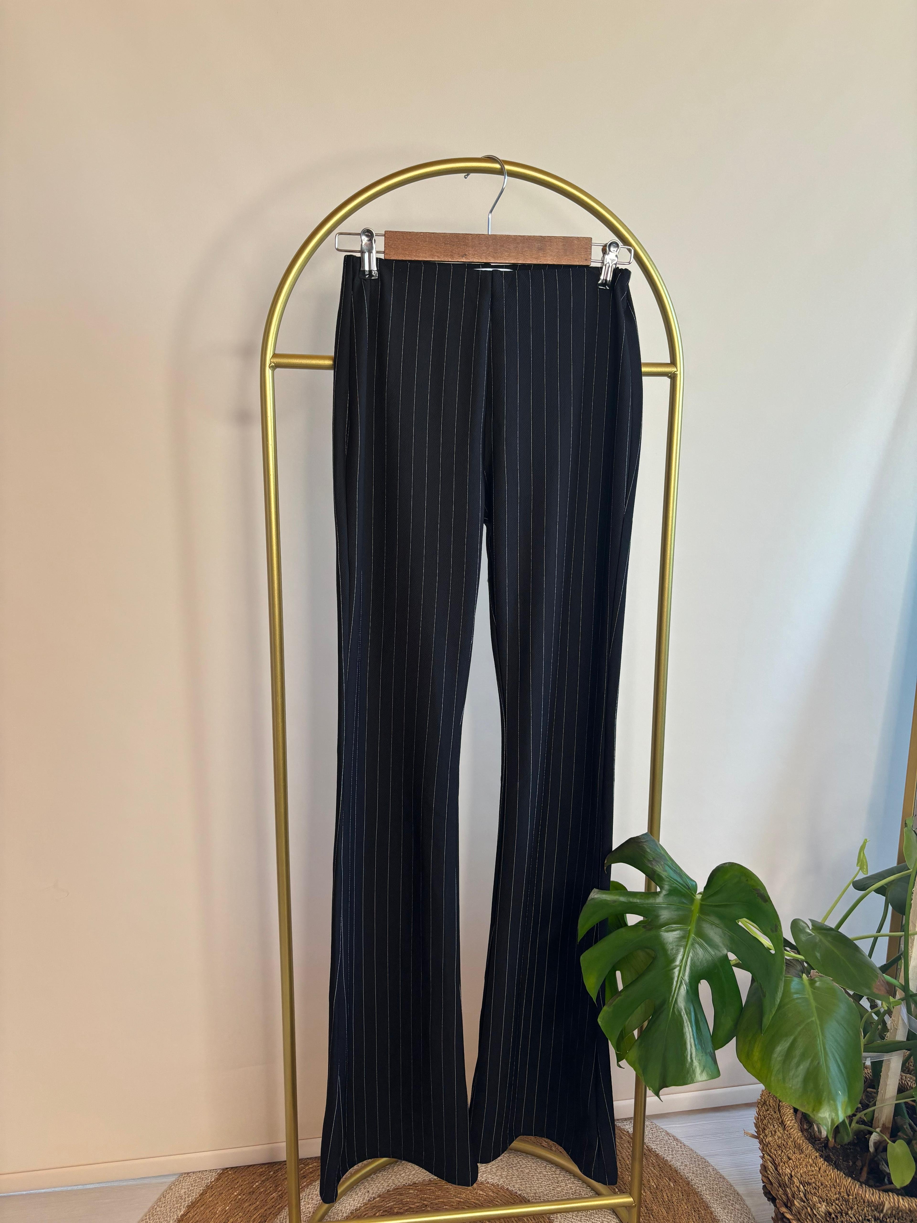 Çizgili Fit Takım - V Yaka Yelek & İspanyol Paça Pantolon