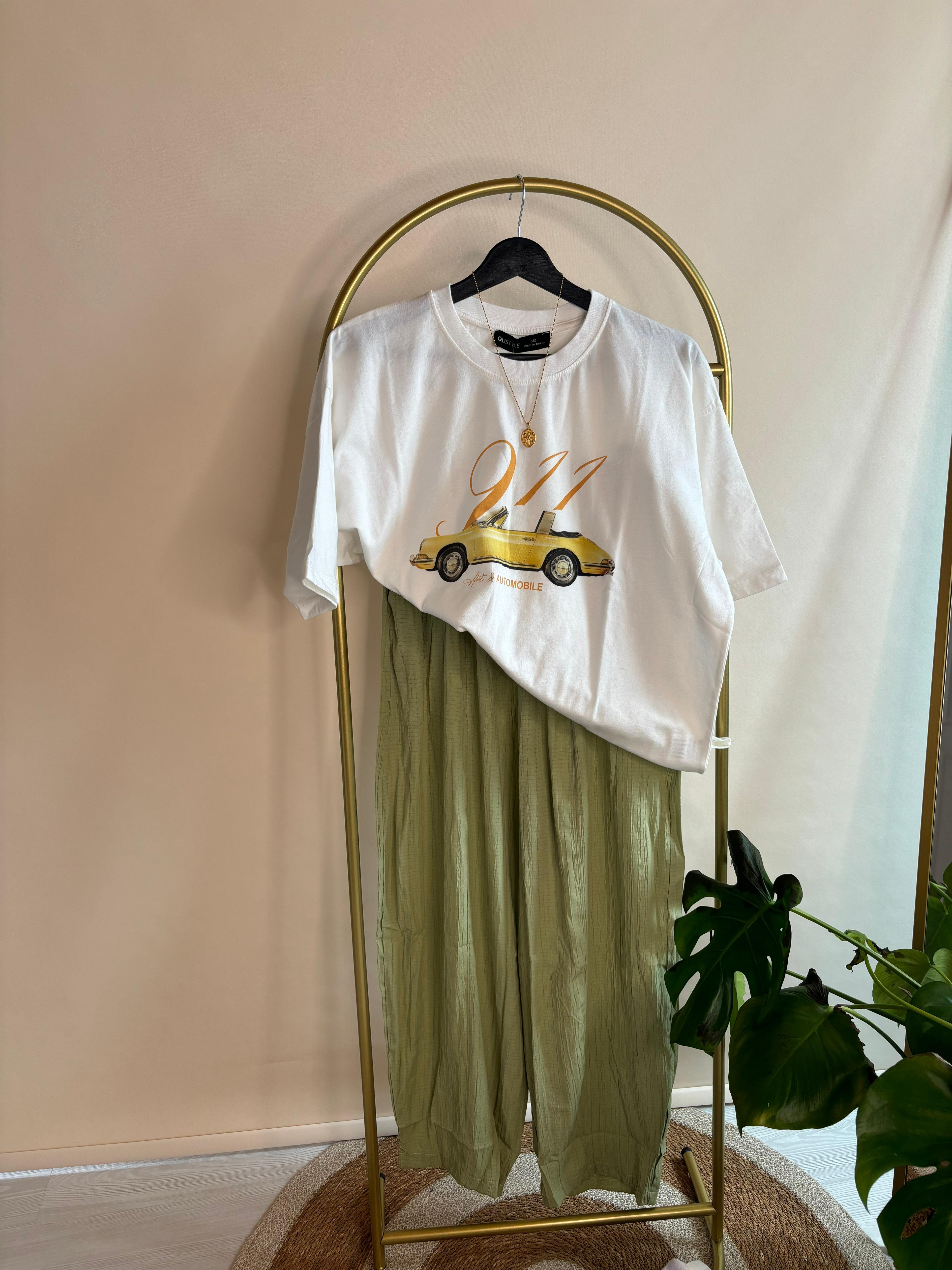 Otomobil Bakılı T-Shirt-Krem
