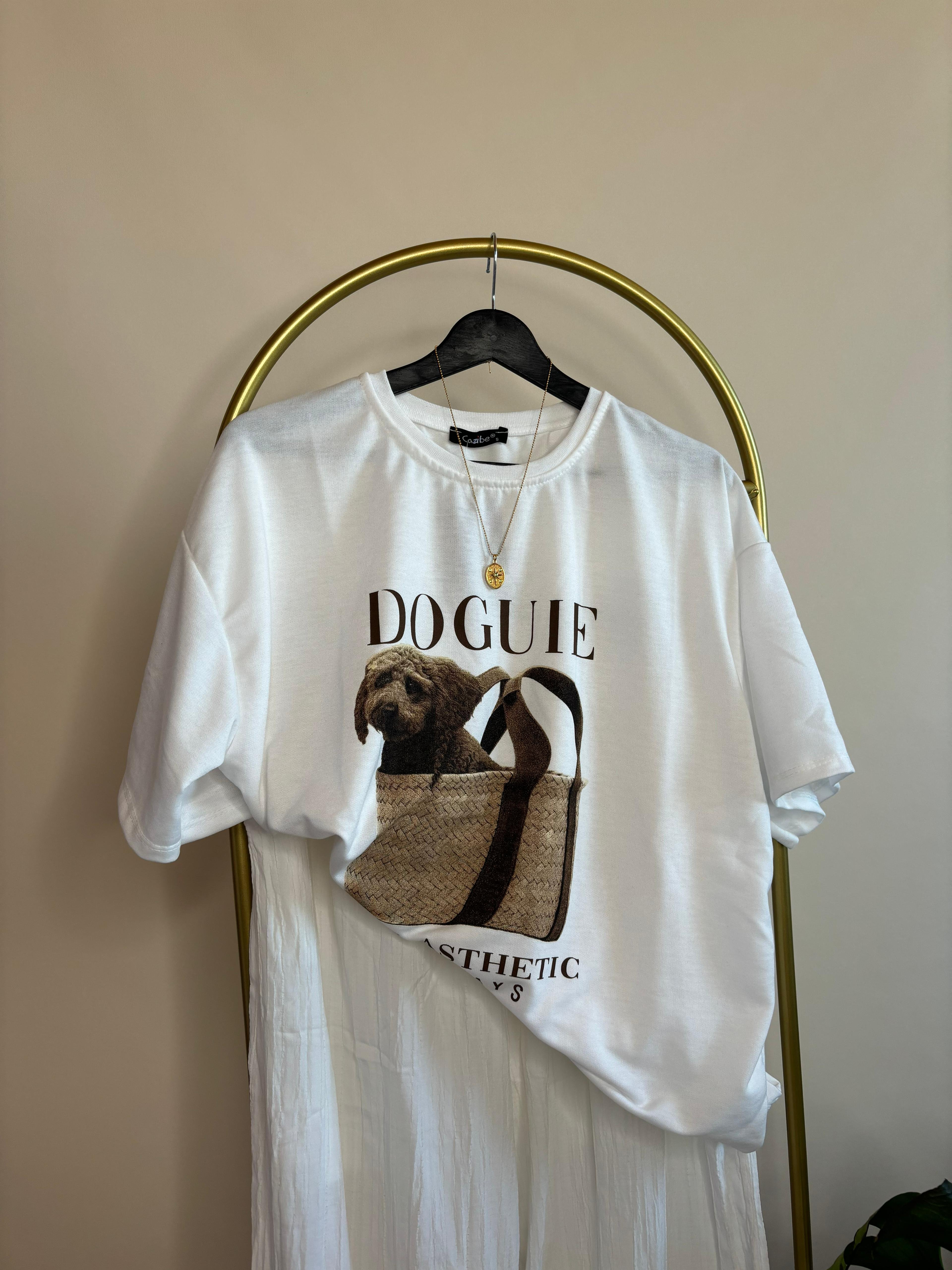 “DOGUIE” Baskılı Oversize Kadın Tişört – Sevimli ve Rahat Tasarım - Beyaz
