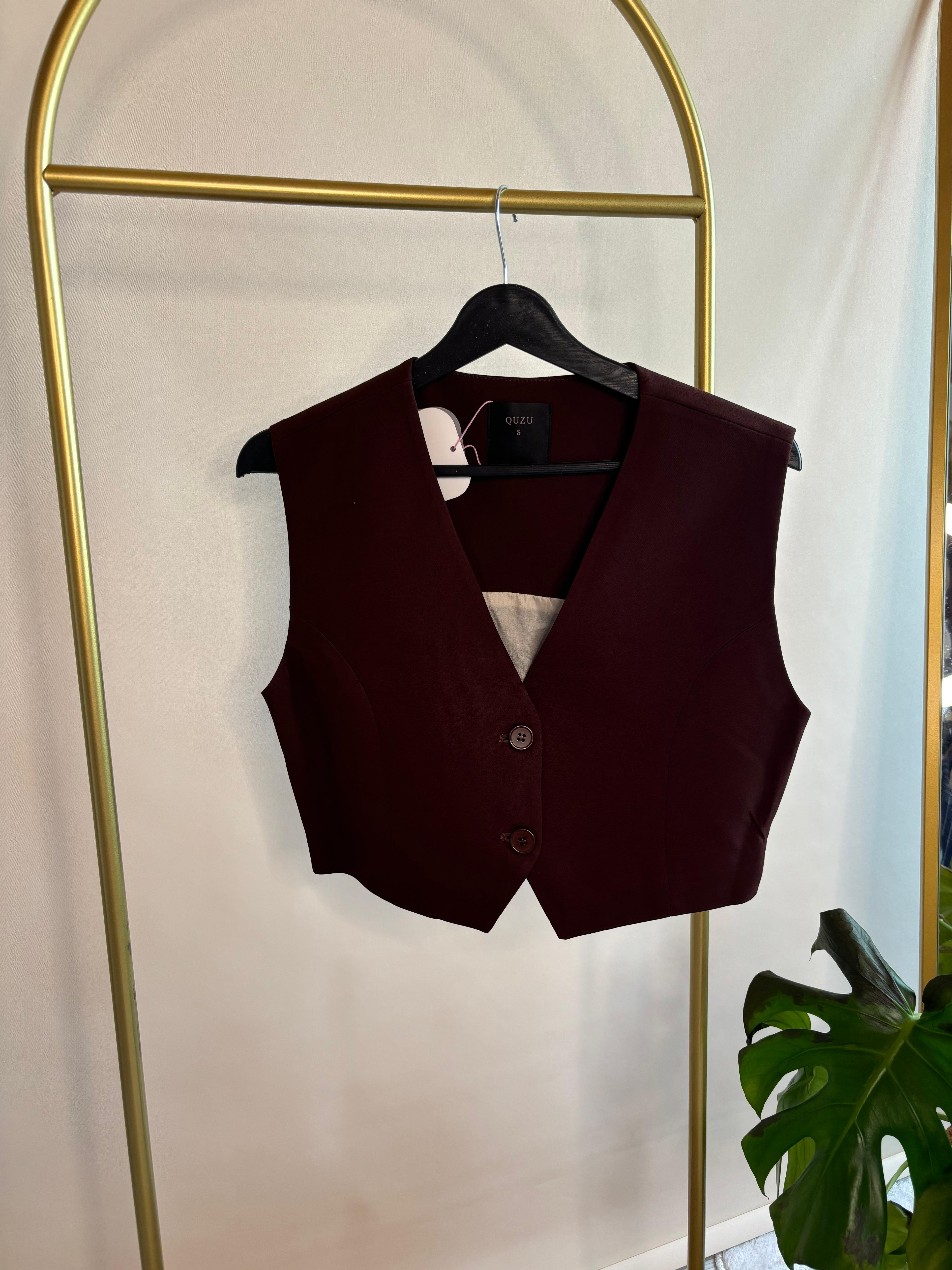 Düğme Detaylı Kadın Crop Yelek – Modern ve Şık Tasarım - Bordo