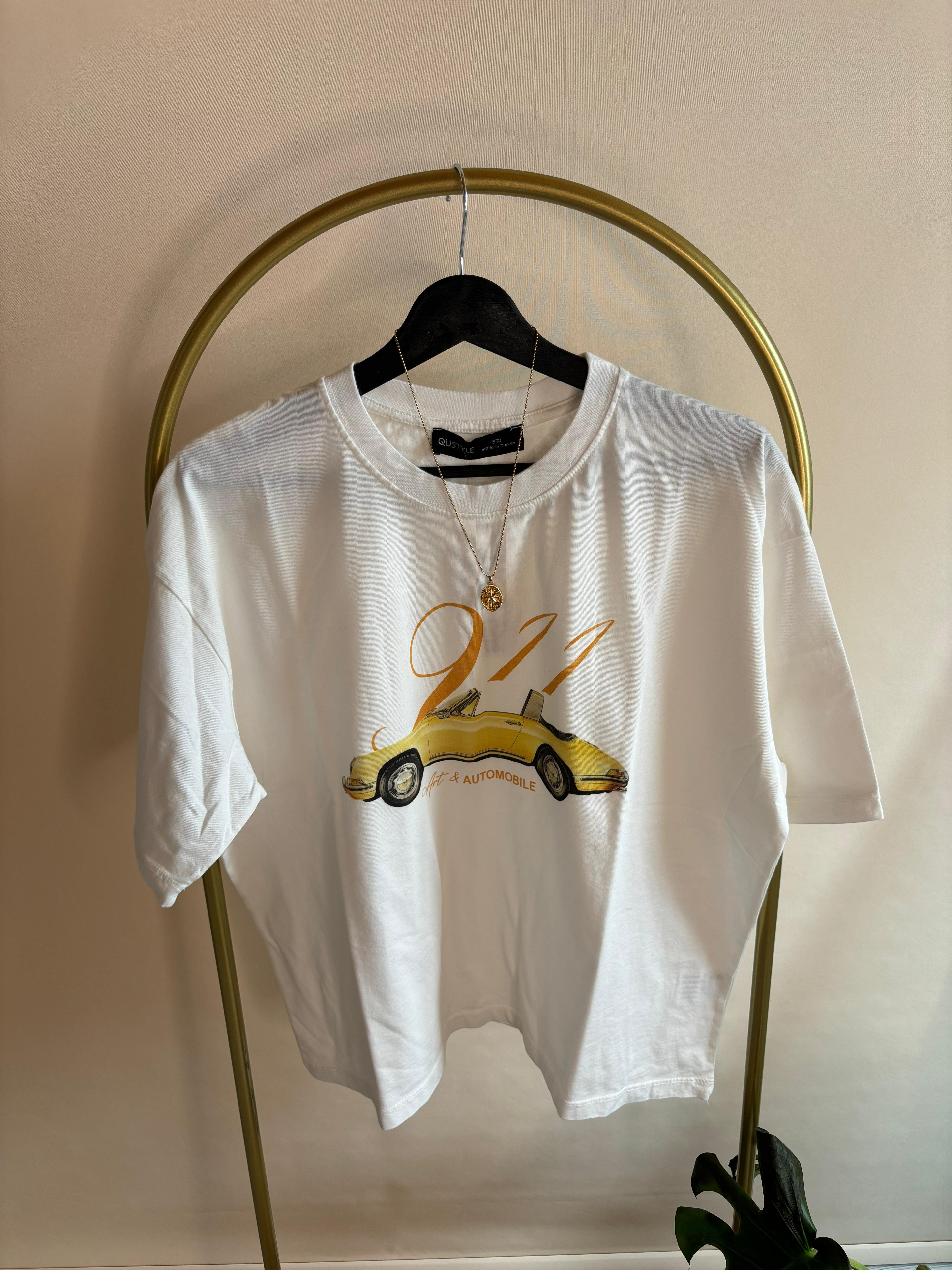 Otomobil Bakılı T-Shirt-Krem