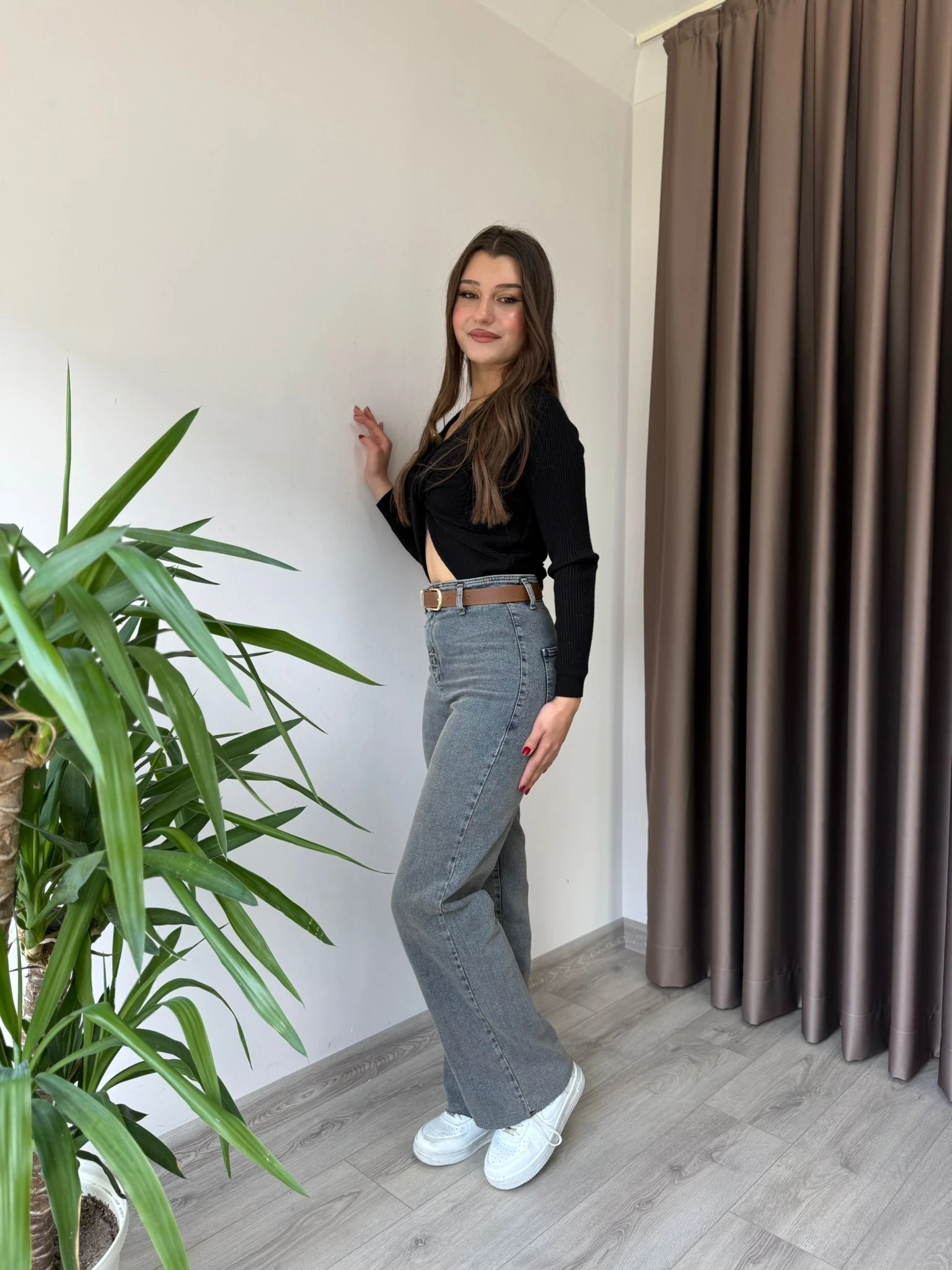 KEMERLİ KOT PANTOLON