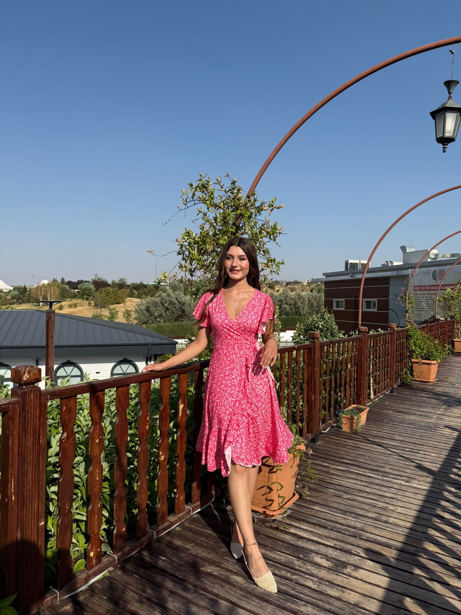 FIRFIR DETAYLI DESENLİ ELBİSE