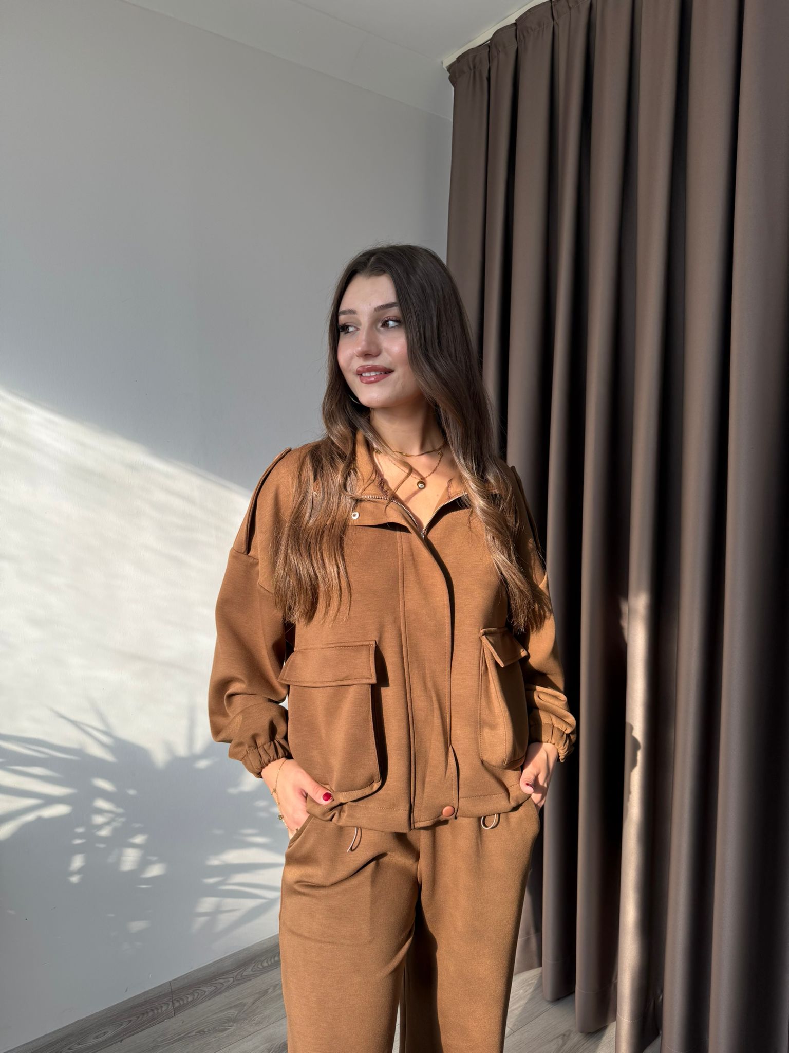 CEPLİ TASARIM EŞOFMAN TAKIMI - Taba