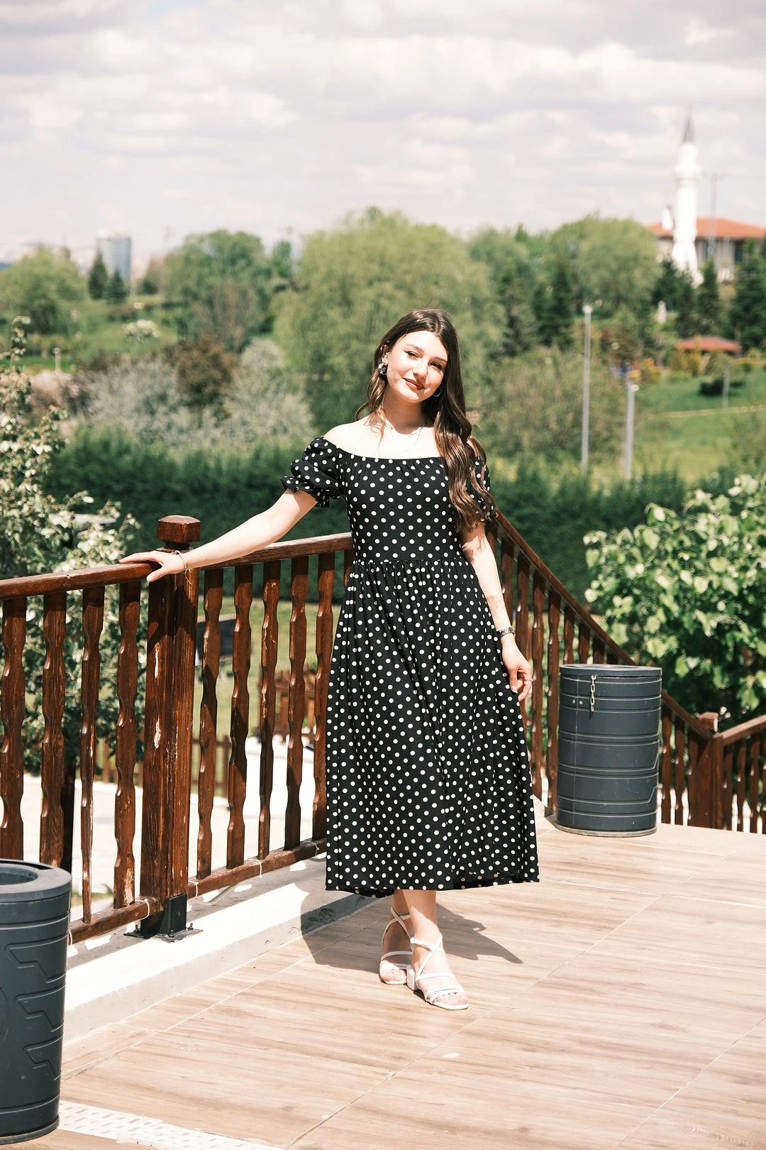 PUANTİYELİ ELBİSE