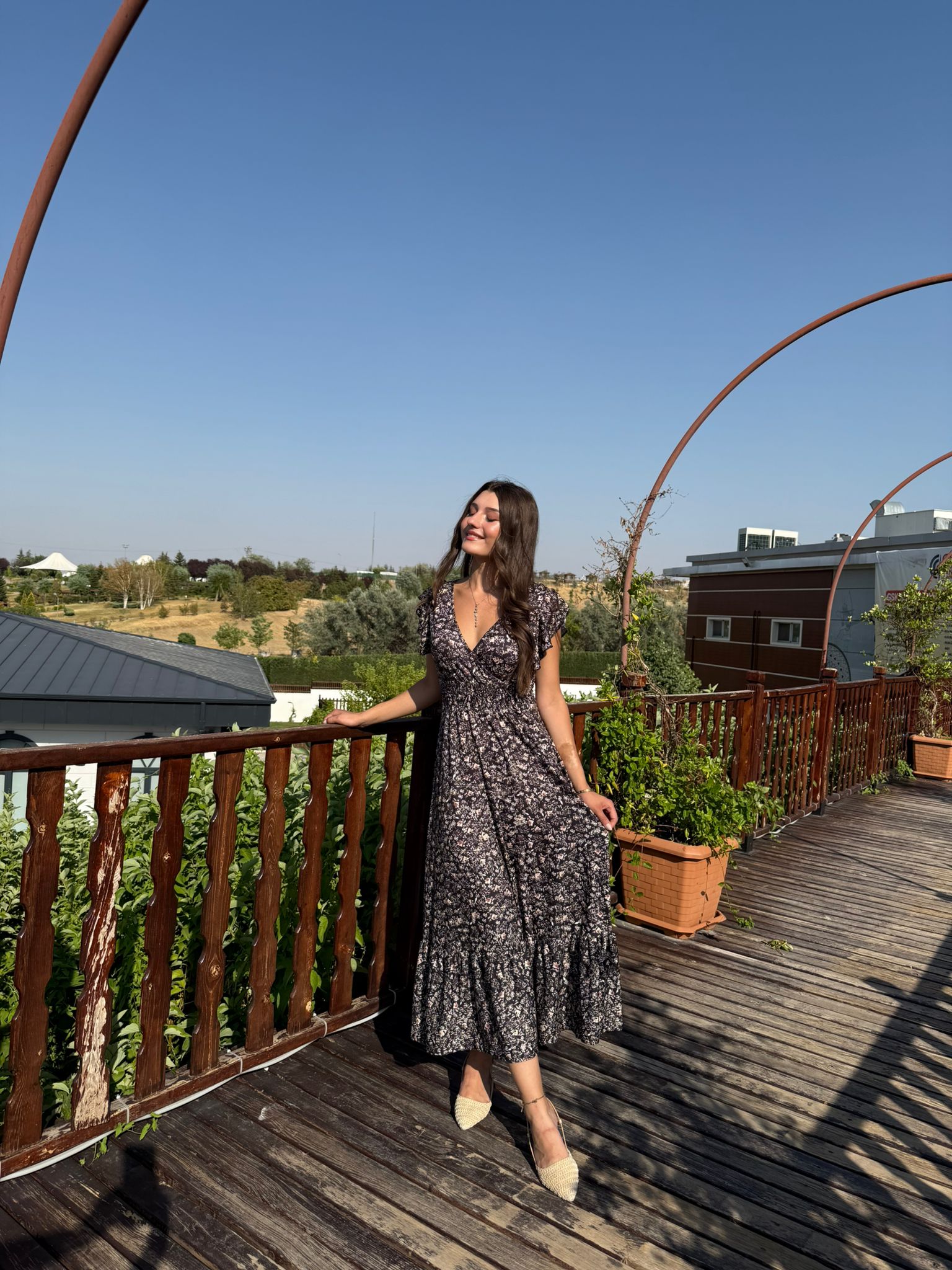 ÇİÇEK DESENLİ MİDİ ELBİSE - Siyah