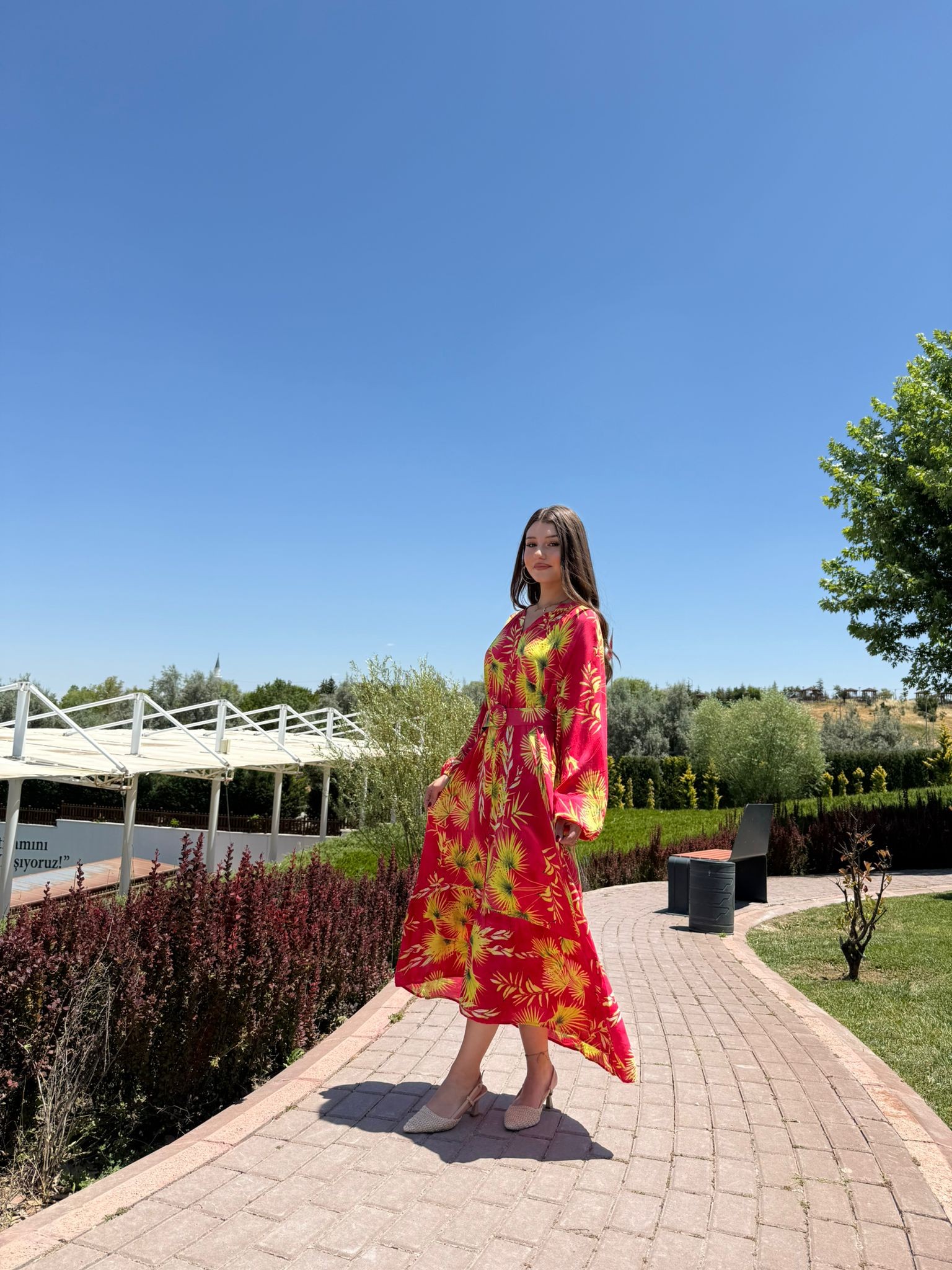 ÇİÇEK DESENLİ ELBİSE