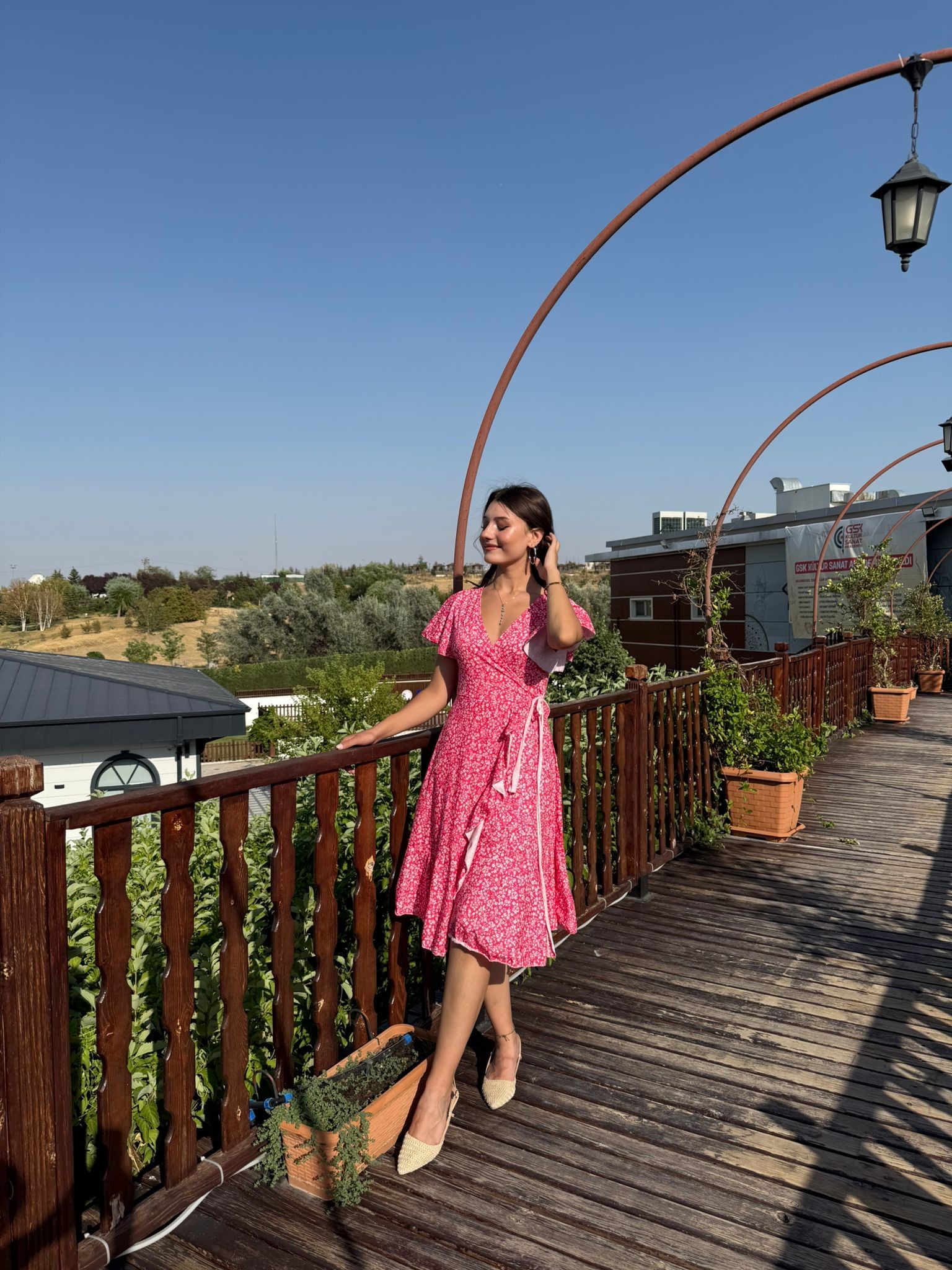 FIRFIR DETAYLI DESENLİ ELBİSE