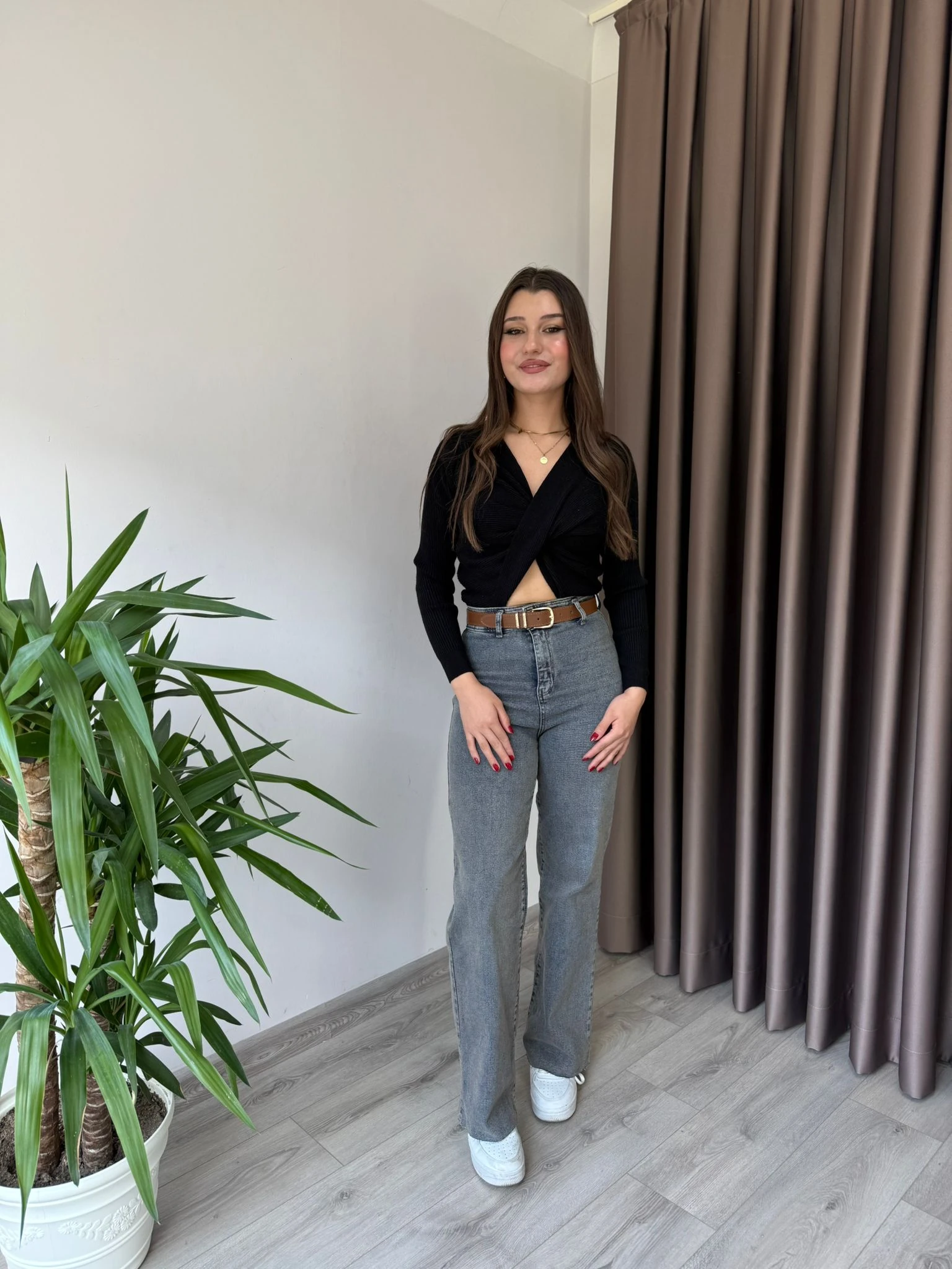 KEMERLİ KOT PANTOLON