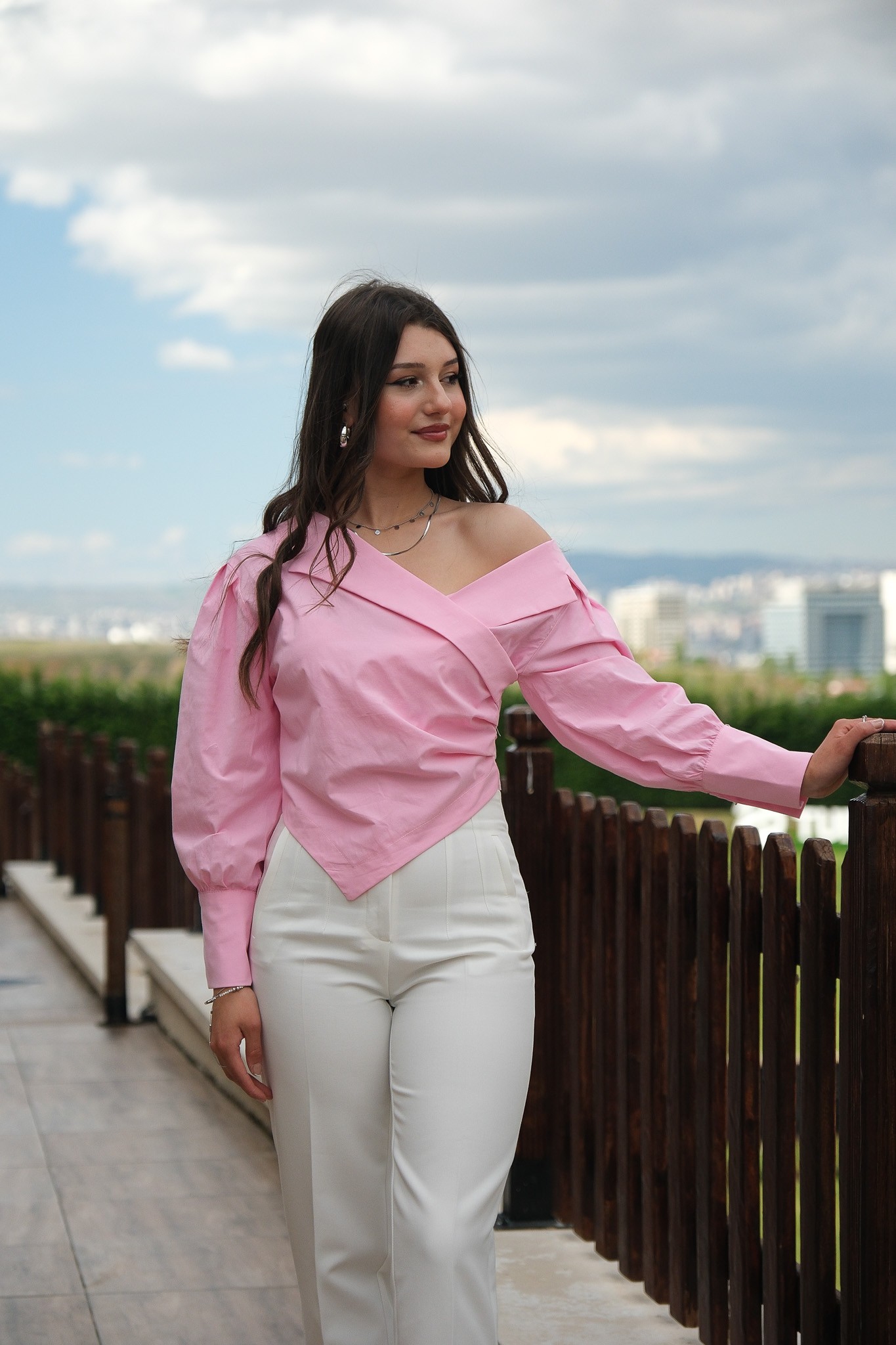 OMUZ DEKOLTELİ GÖMLEK - Pembe