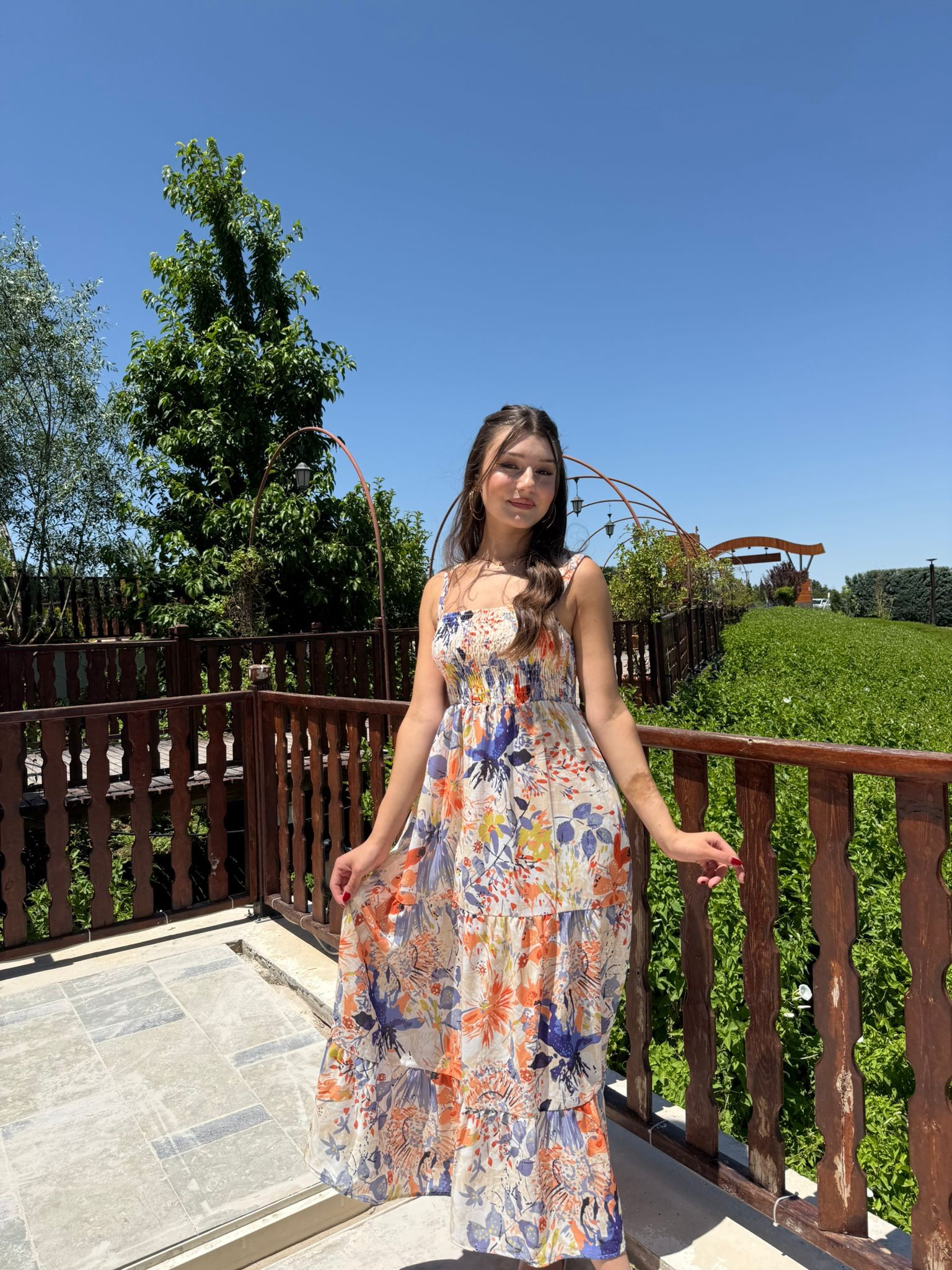 ÇİÇEK DESENLİ ASKILI ELBİSE