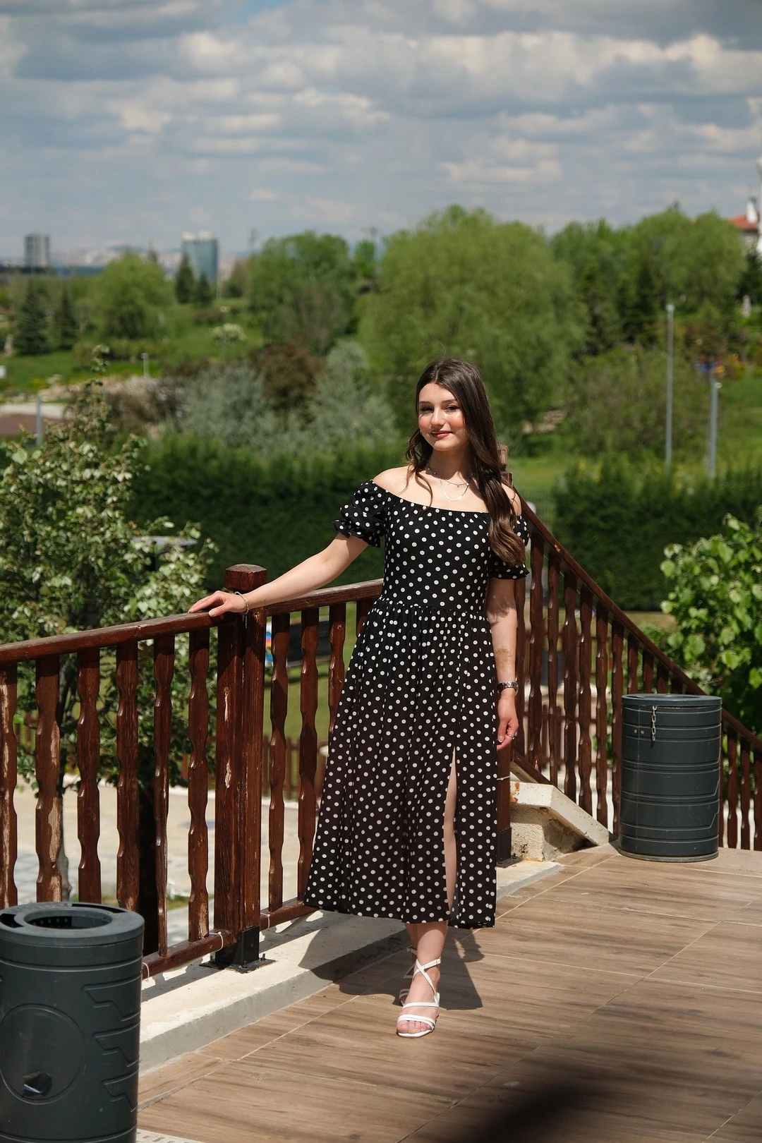 PUANTİYELİ ELBİSE