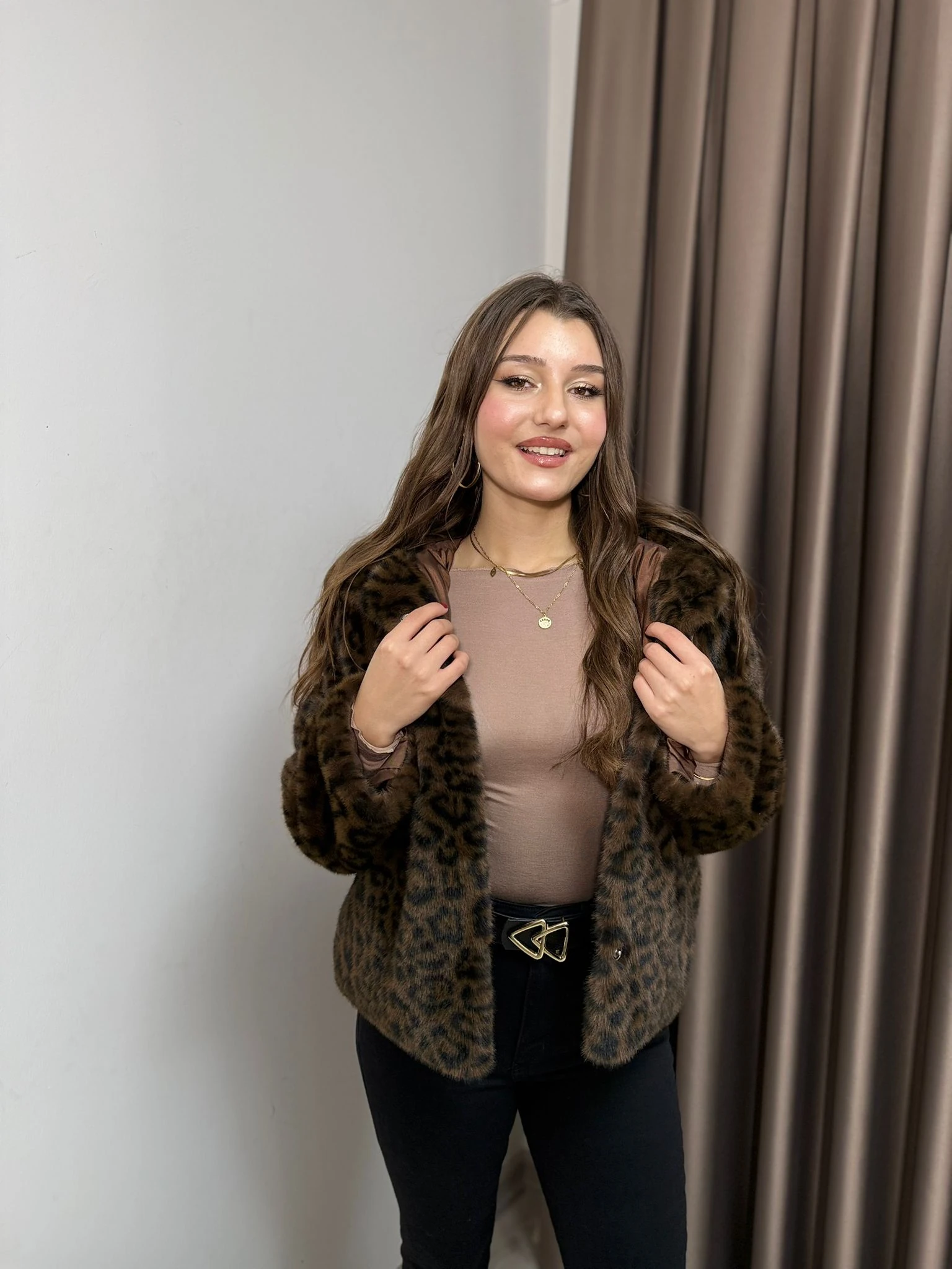 LEOPAR DESENLİ PREMİUM KÜRK