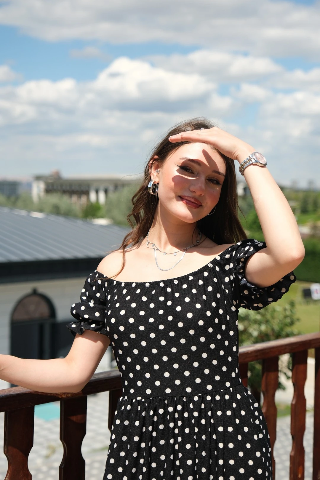 PUANTİYELİ ELBİSE