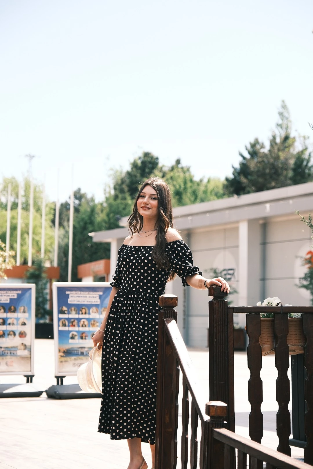 PUANTİYELİ ELBİSE