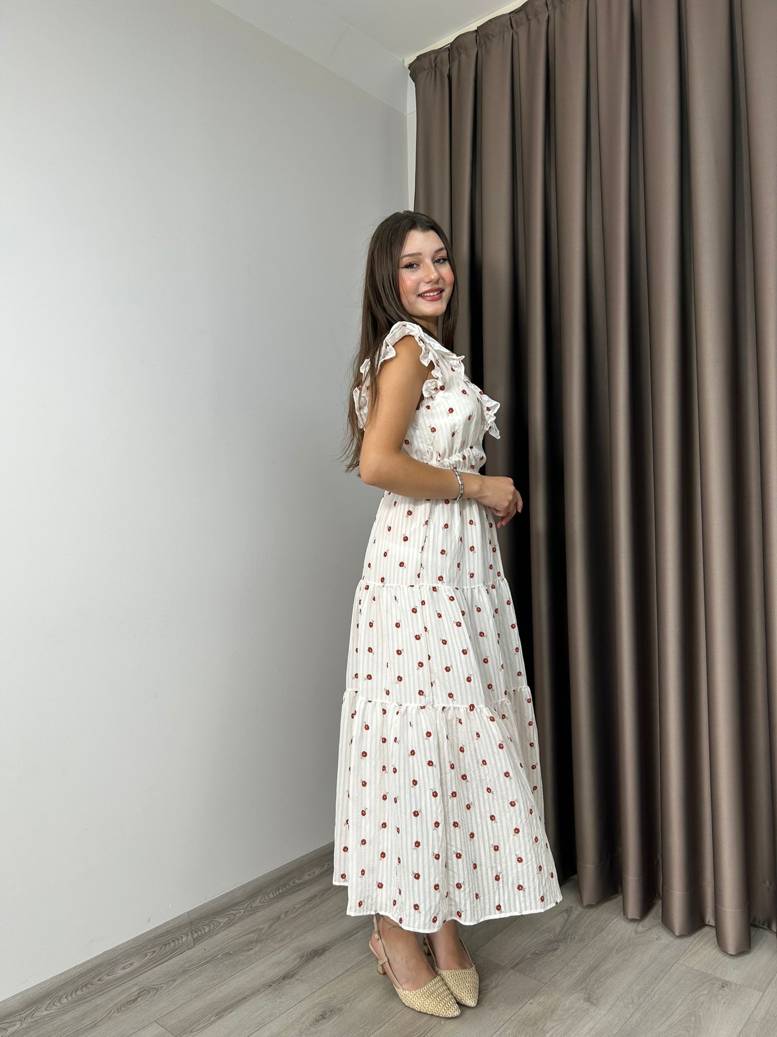 FIRFIRLI ÇİÇEK DESENLİ ELBİSE