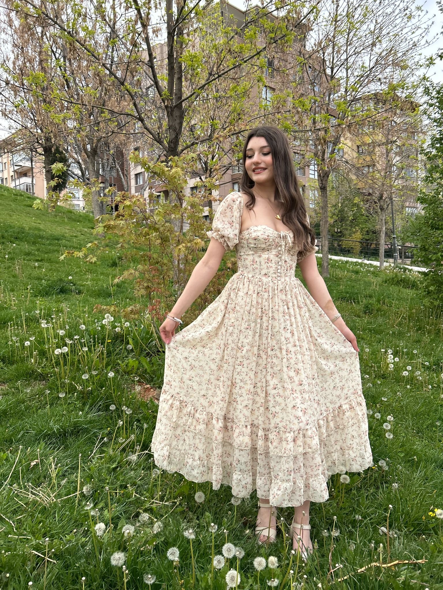 Çiçek Desenli Şifon Elbise - Bej