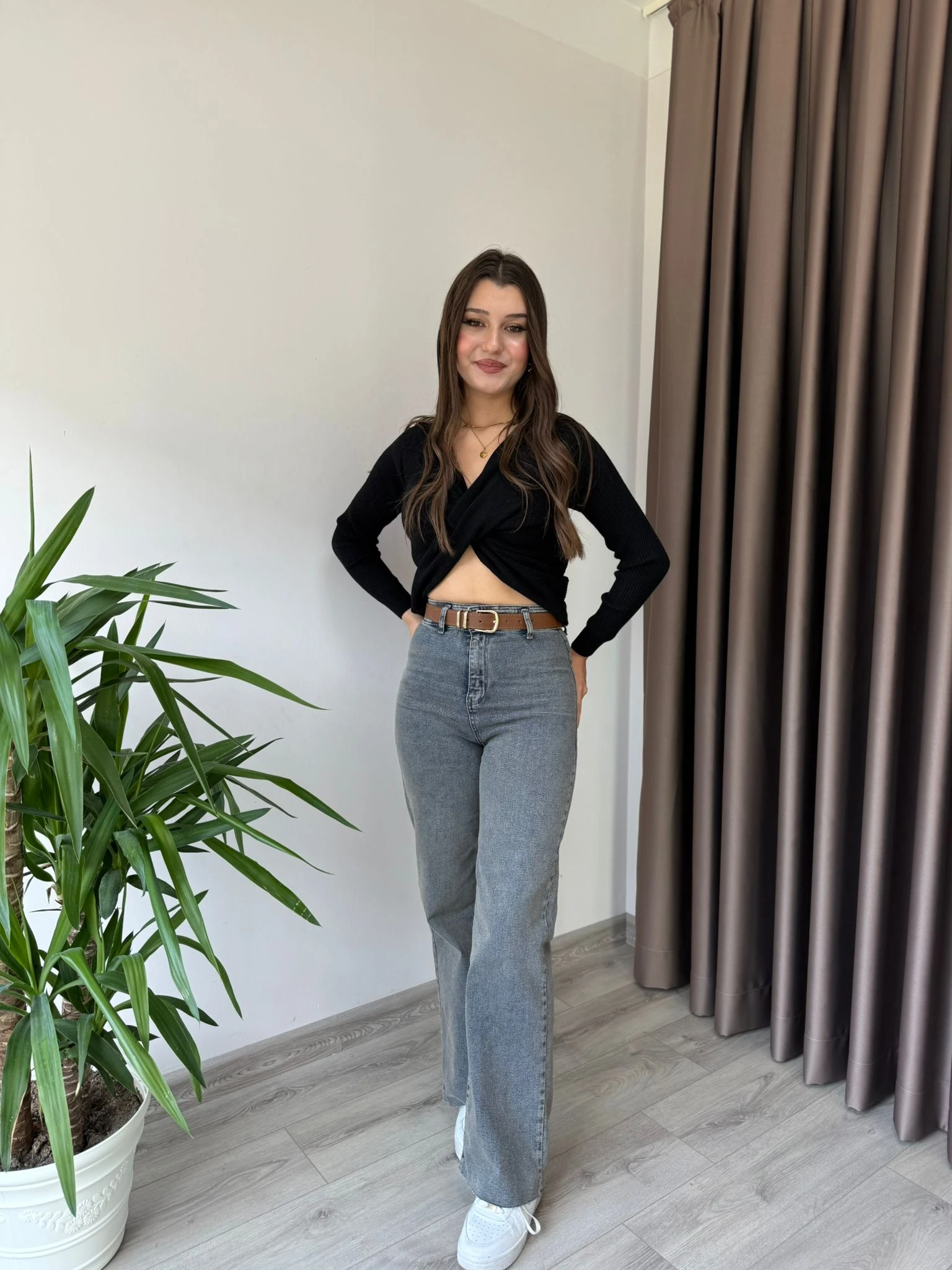 KEMERLİ KOT PANTOLON