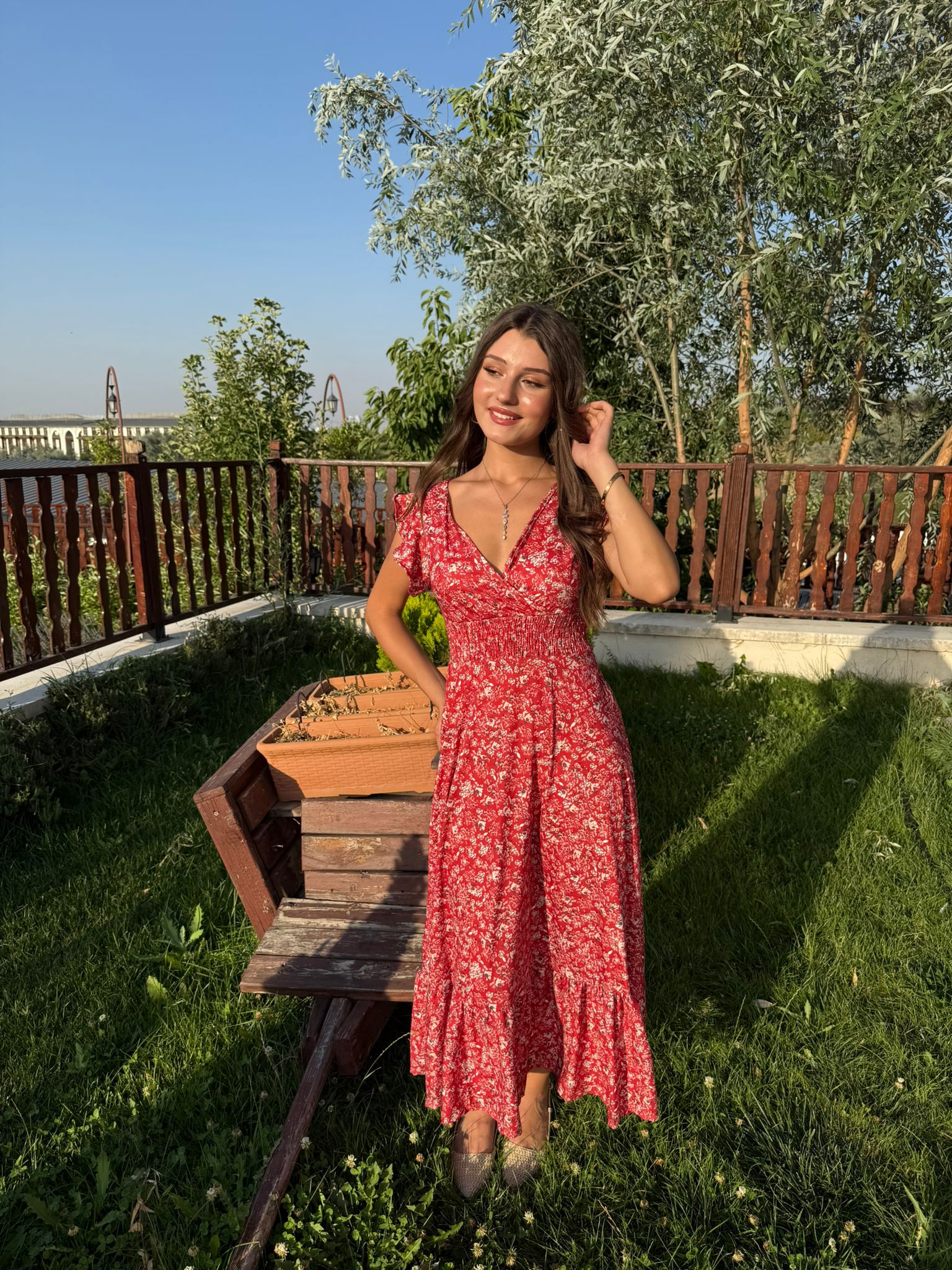 ÇİÇEK DESENLİ MİDİ ELBİSE