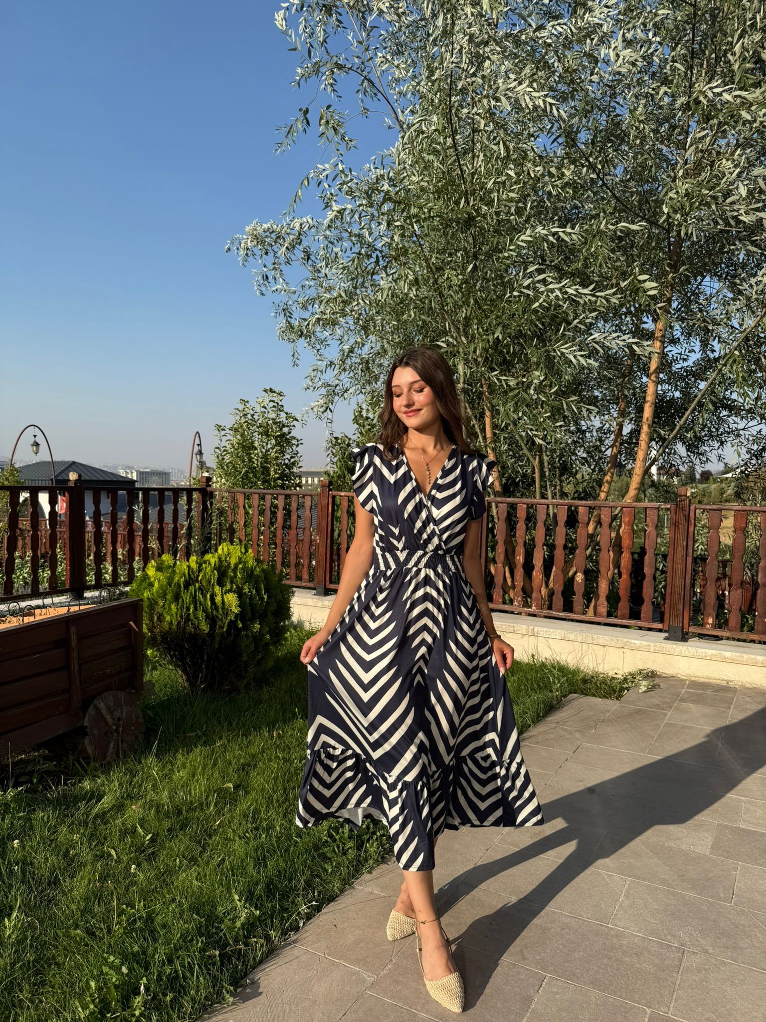 KRUVAZE YAKA DESENLİ ELBİSE