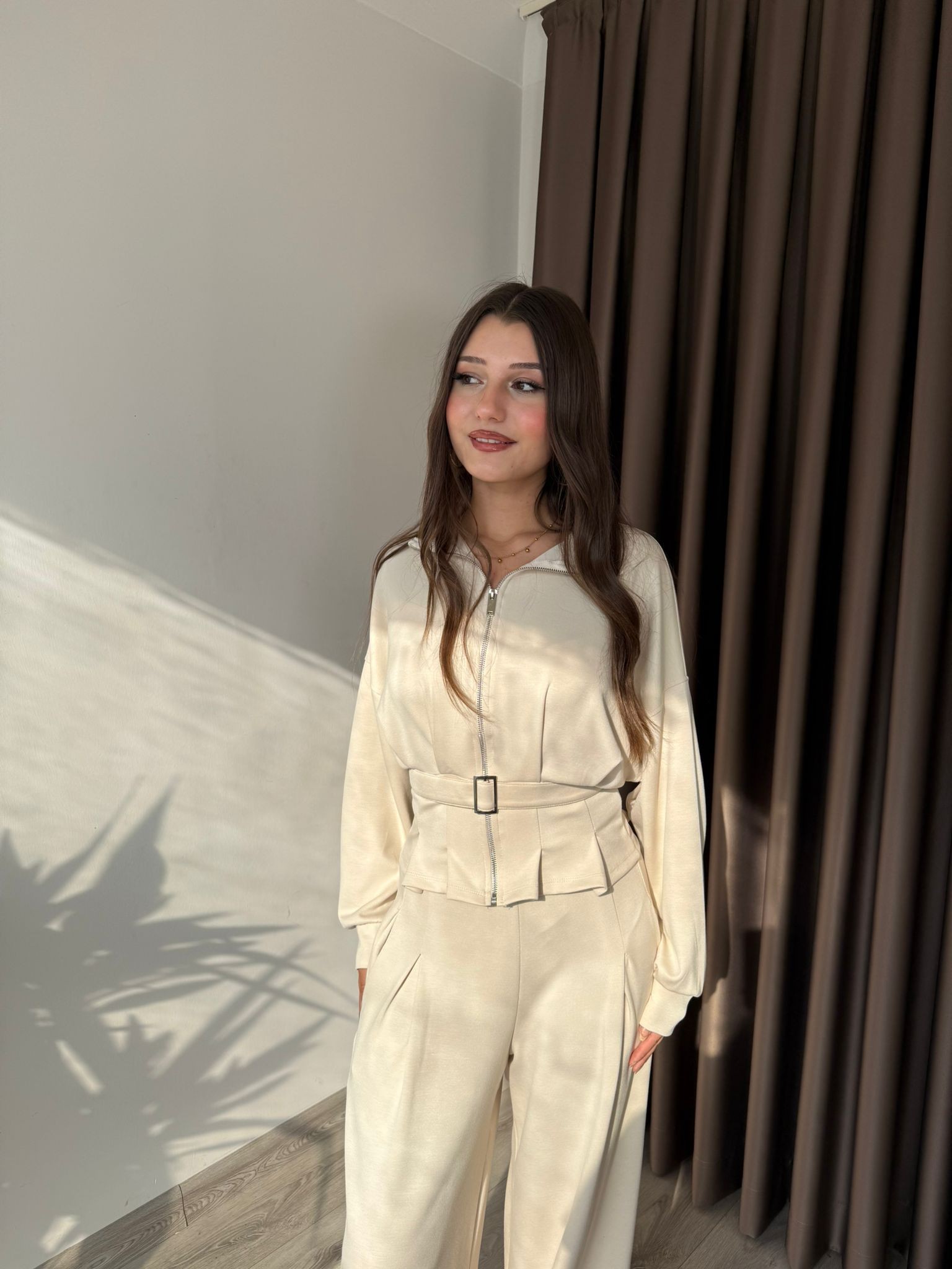KEMER DETAYLI MODAL EŞOFMAN TAKIMI
