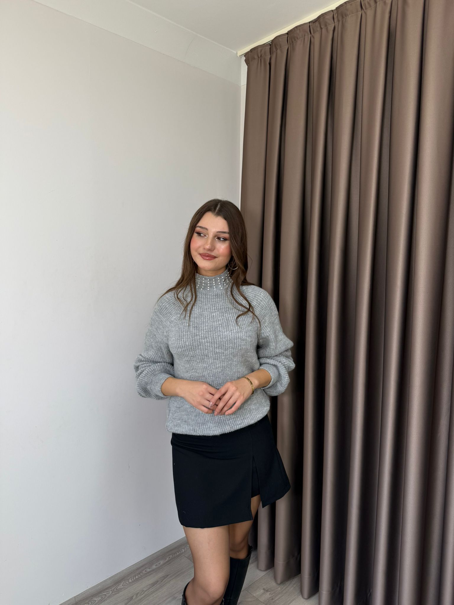 İNCİ DETAYLI KAZAK