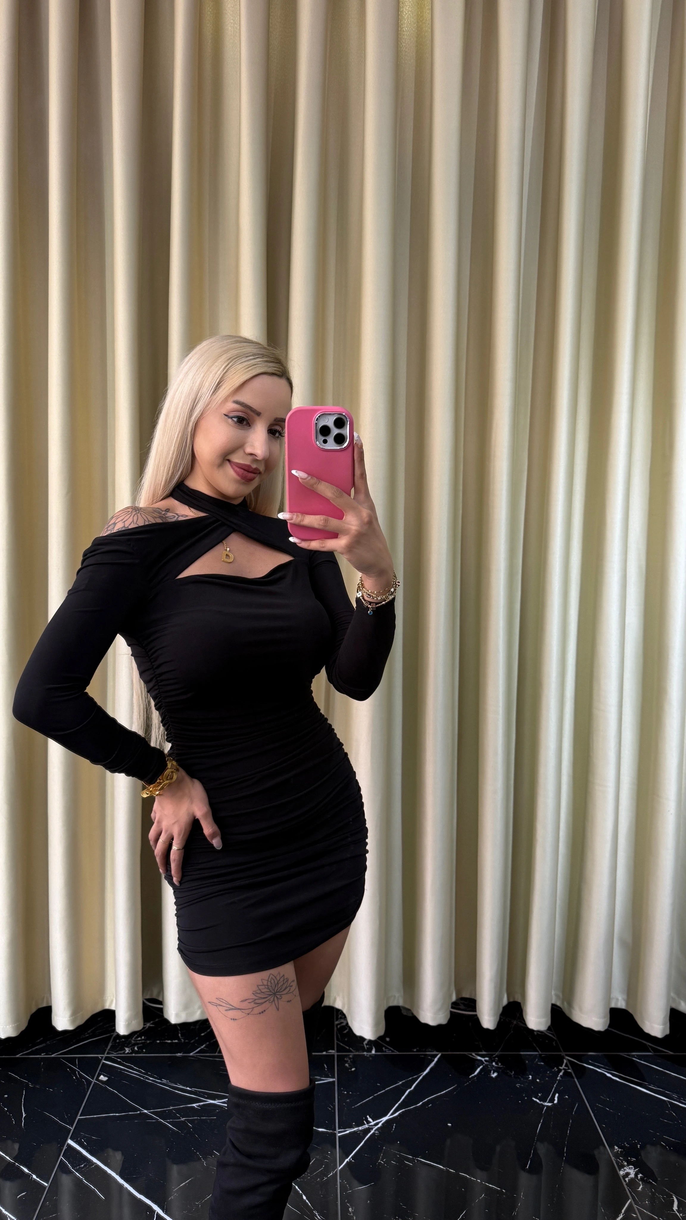 PENCERE DETAYLI ELBİSE