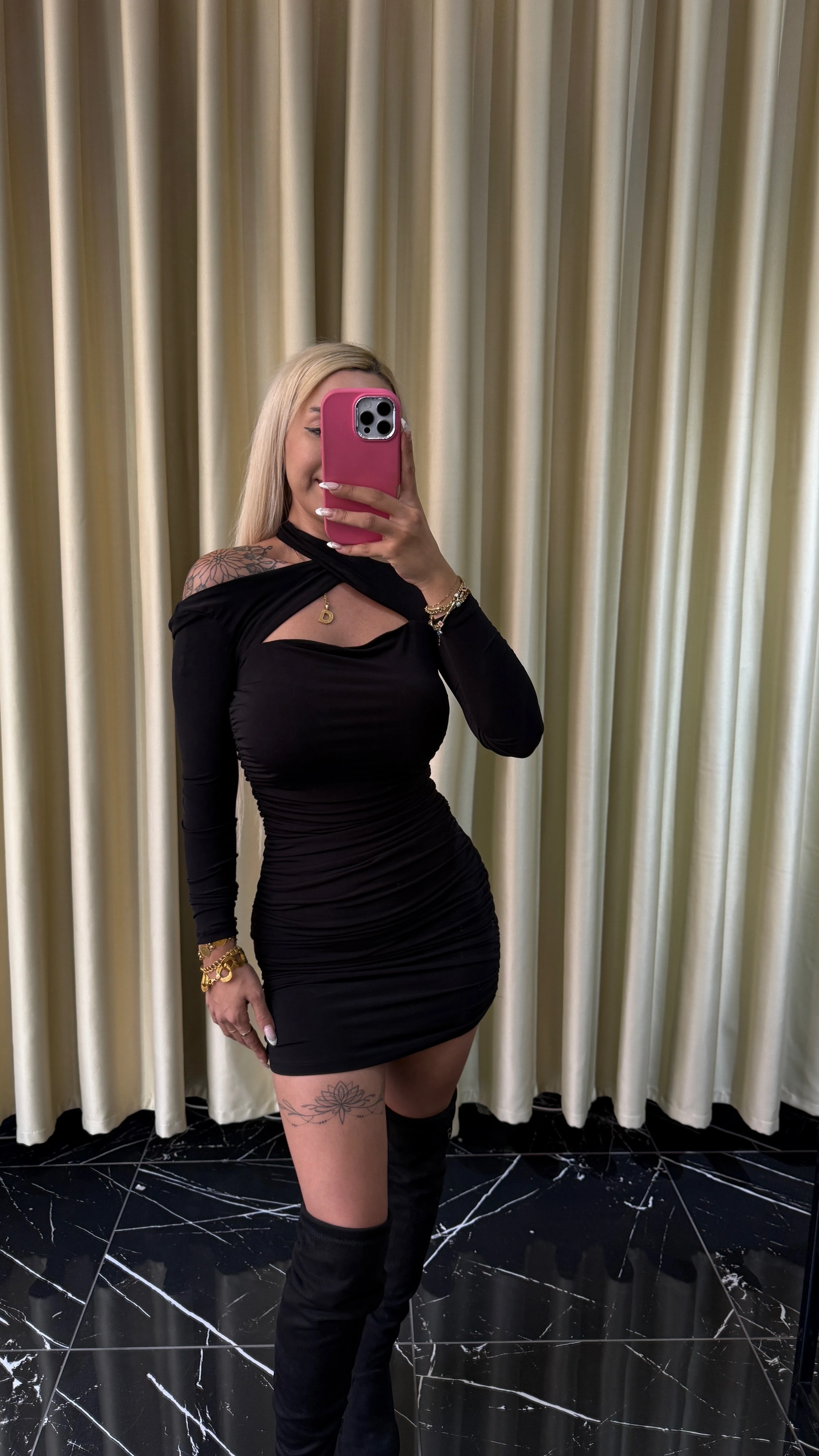 PENCERE DETAYLI ELBİSE