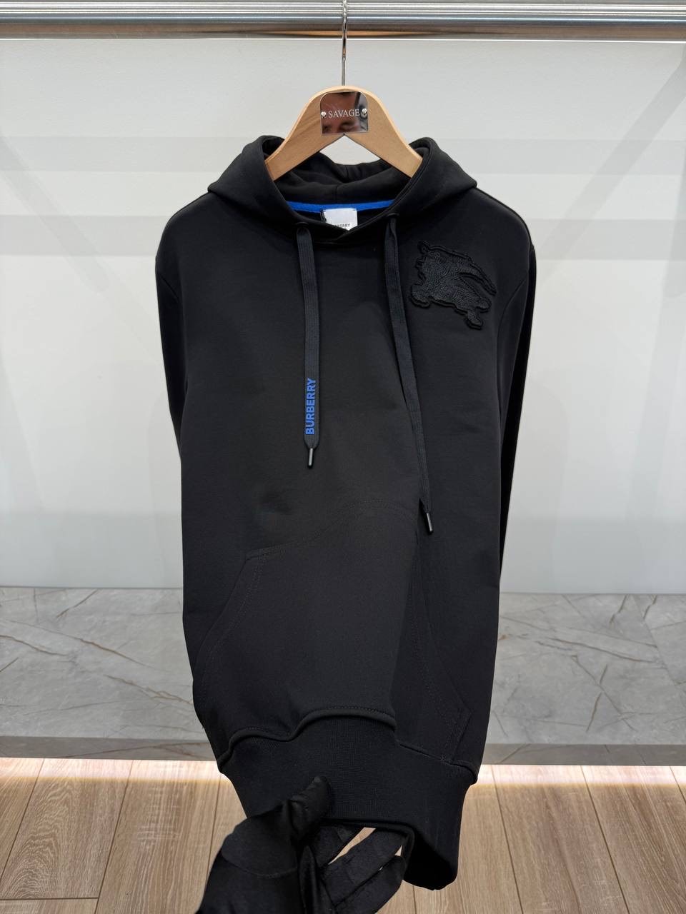 BURBERRY SİYAH RENK NAKIŞ İŞLEMELİ SWEATSHİRT