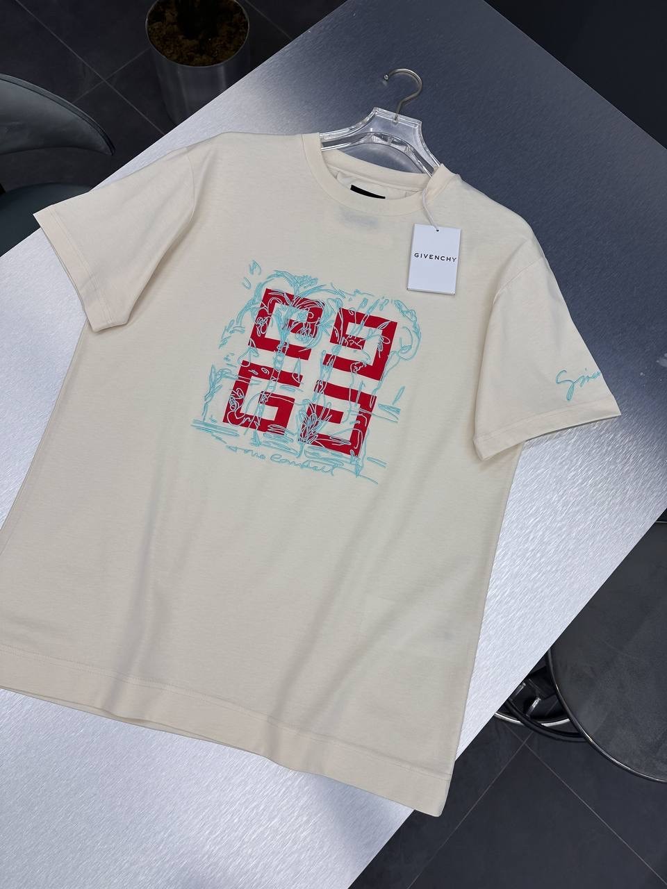 GIVENCHY KREM RENK BASKILI T-SHİRT