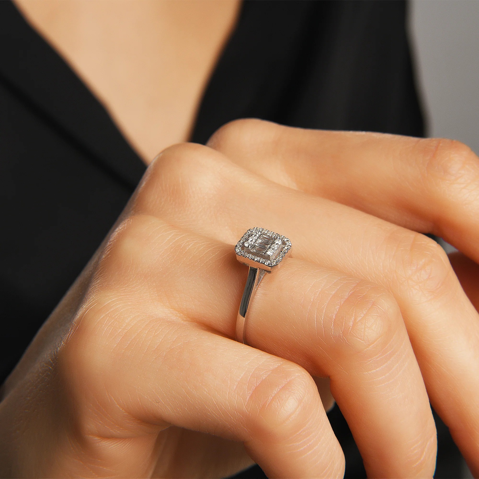0.22 ct Pırlanta Baget Yüzük