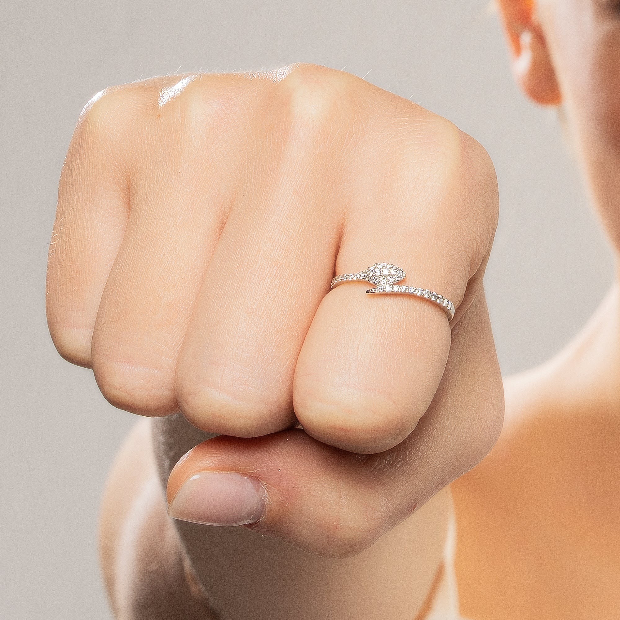0.17 ct Stilize Yılan Pırlanta Yüzük